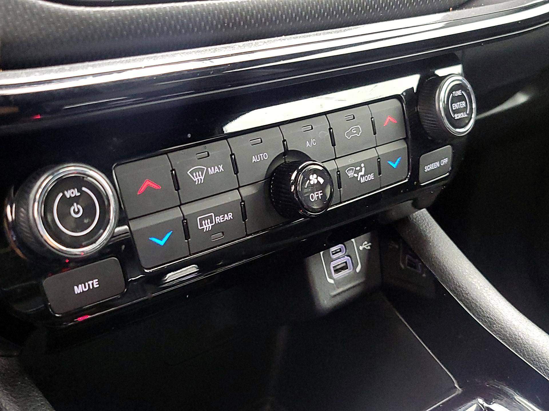 Thumbnail: 2022 Jeep Compass - 16