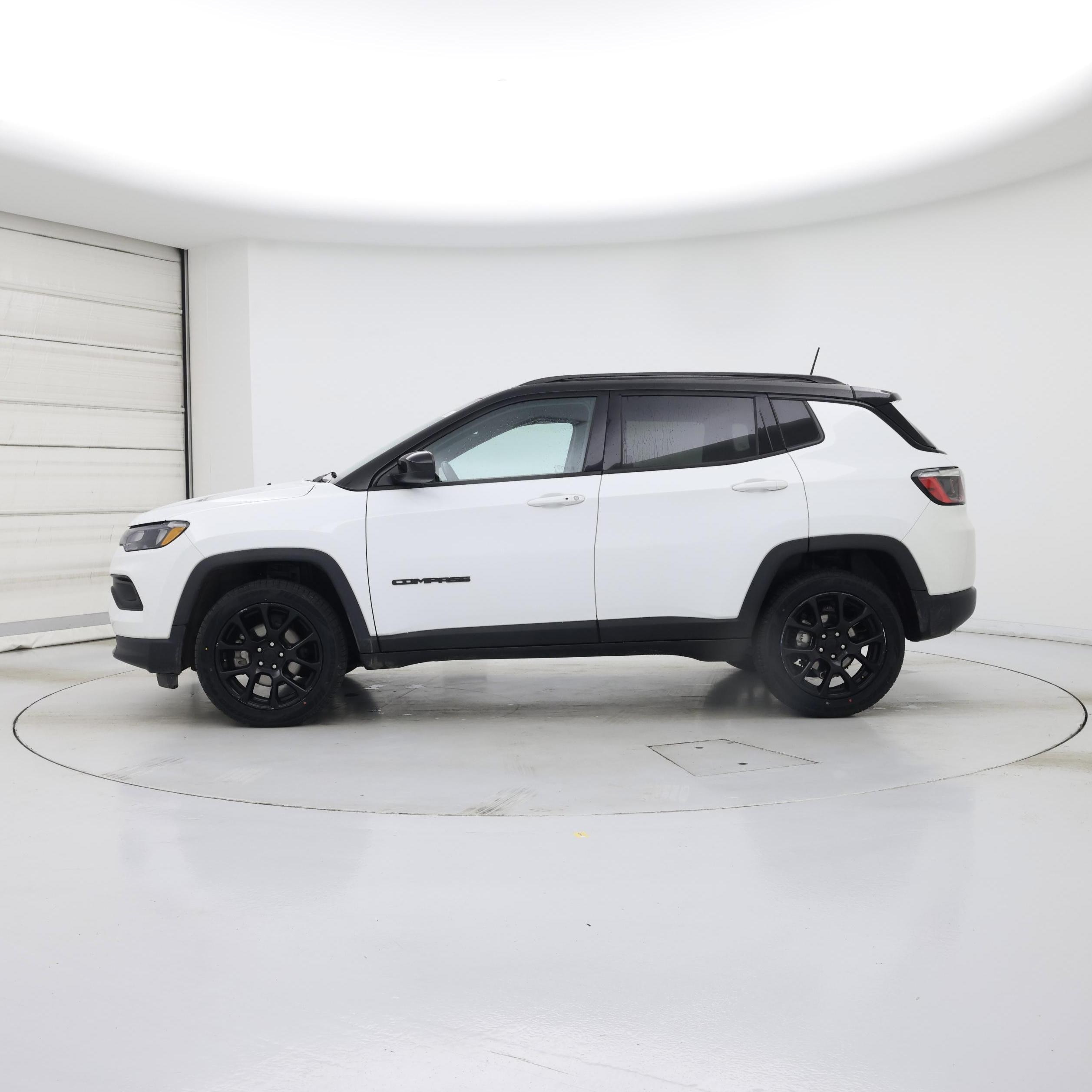Thumbnail: 2022 Jeep Compass - 3