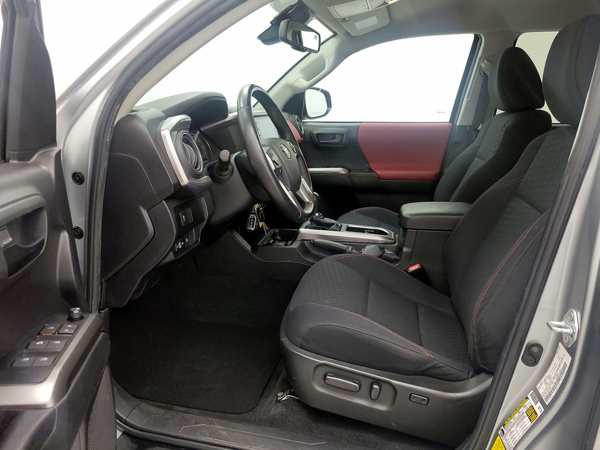 Thumbnail: 2022 Toyota Tacoma - 11