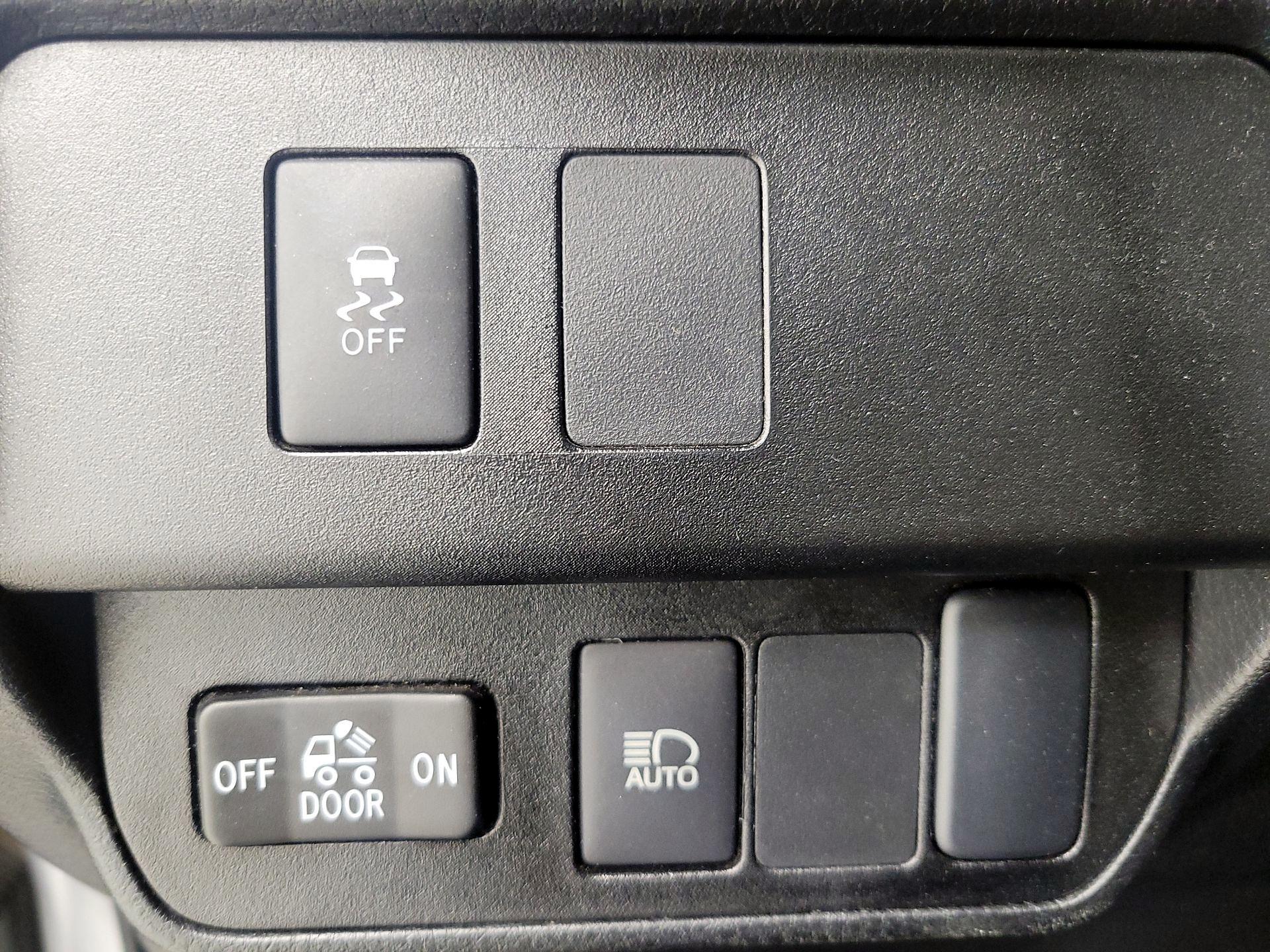 Thumbnail: 2022 Toyota Tacoma - 13