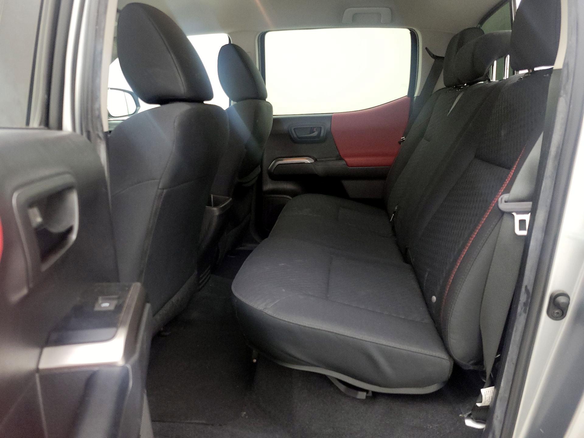 Thumbnail: 2022 Toyota Tacoma - 19