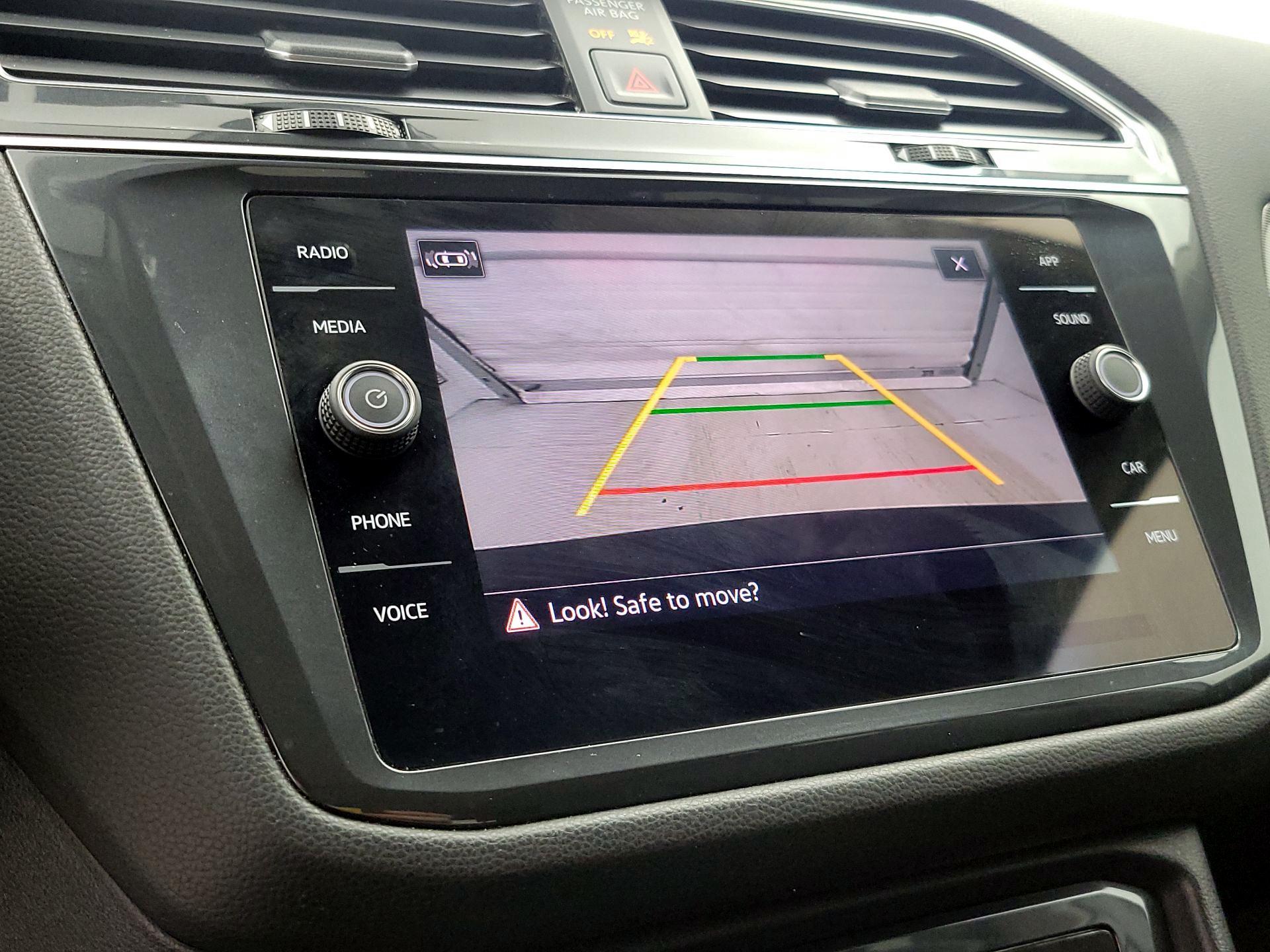 Thumbnail: 2023 Volkswagen Tiguan - 14