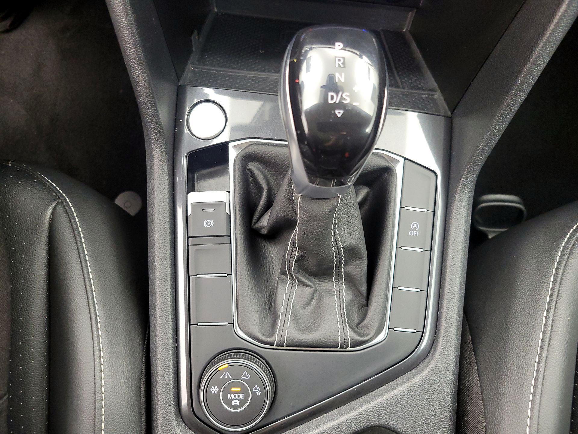 Thumbnail: 2023 Volkswagen Tiguan - 17