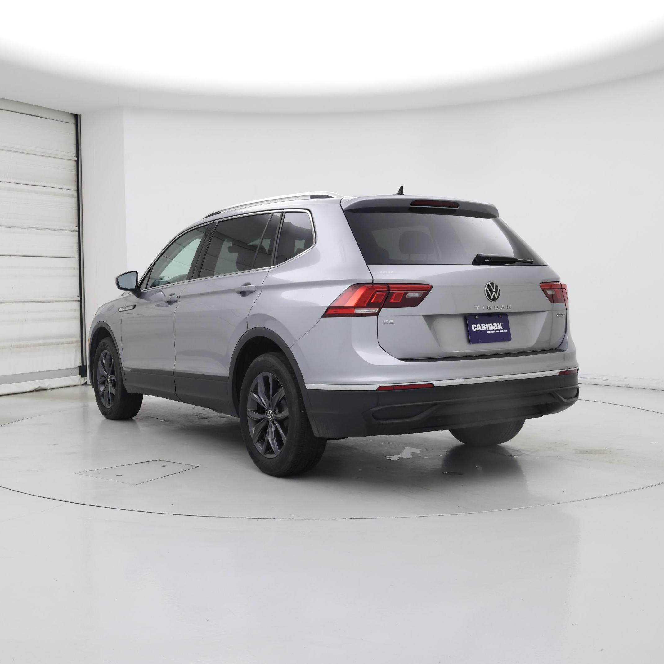 Thumbnail: 2023 Volkswagen Tiguan - 2