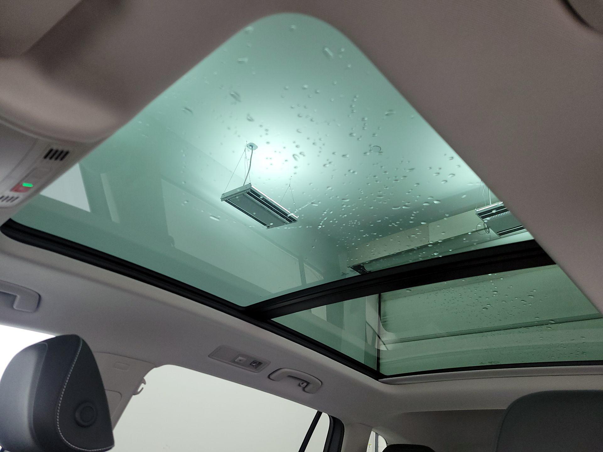 Thumbnail: 2023 Volkswagen Tiguan - 19