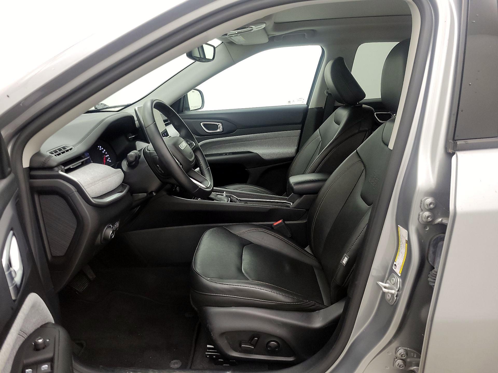 Thumbnail: 2022 Jeep Compass - 11