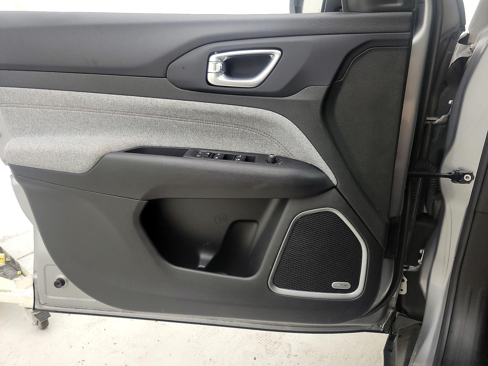 Thumbnail: 2022 Jeep Compass - 12