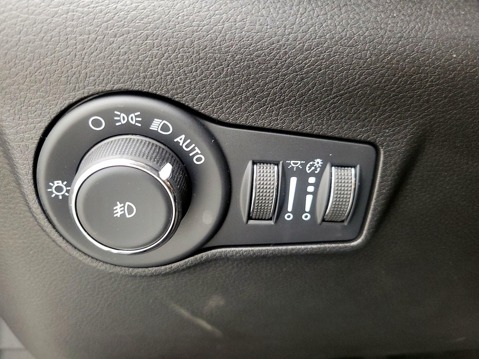 Thumbnail: 2022 Jeep Compass - 13