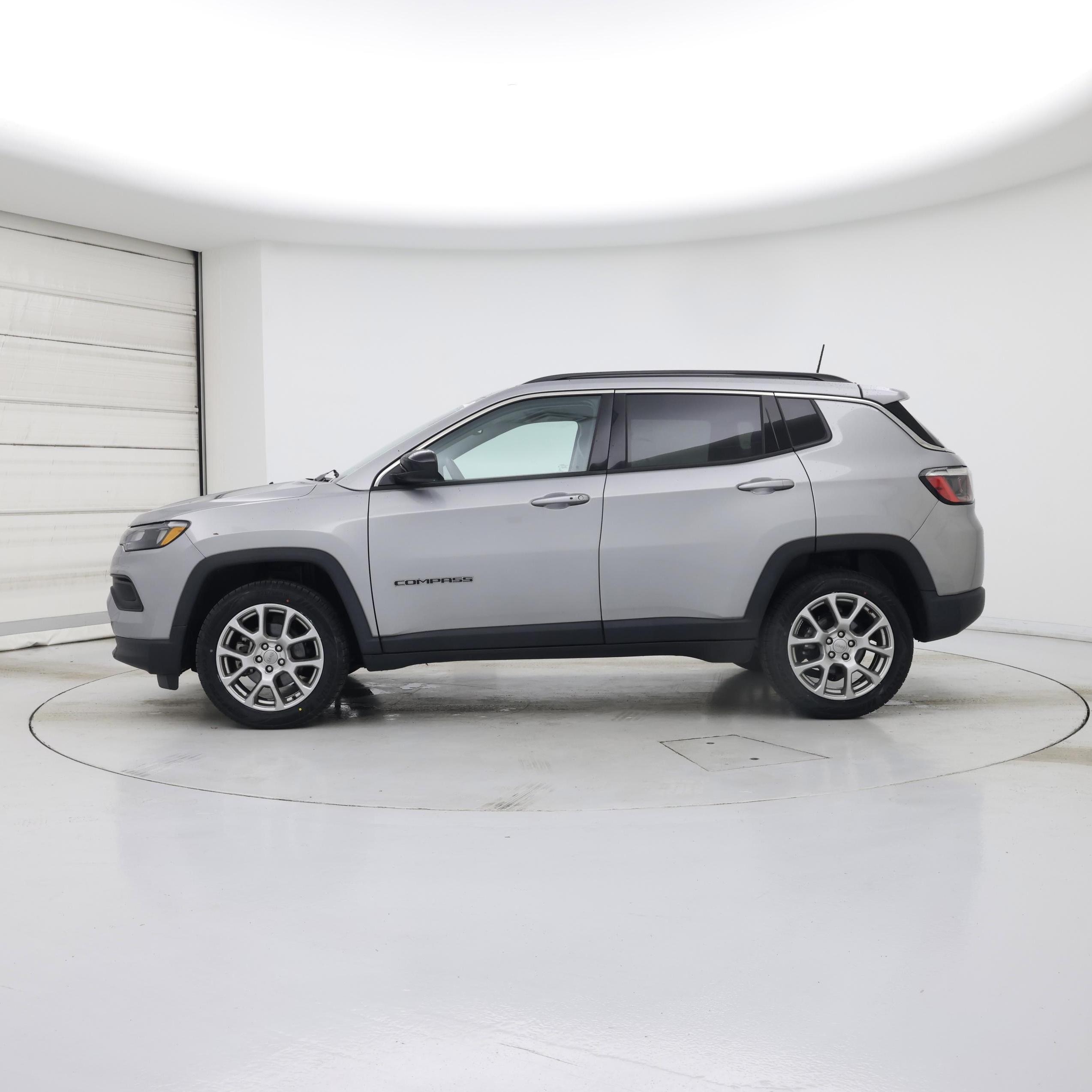 Thumbnail: 2022 Jeep Compass - 3