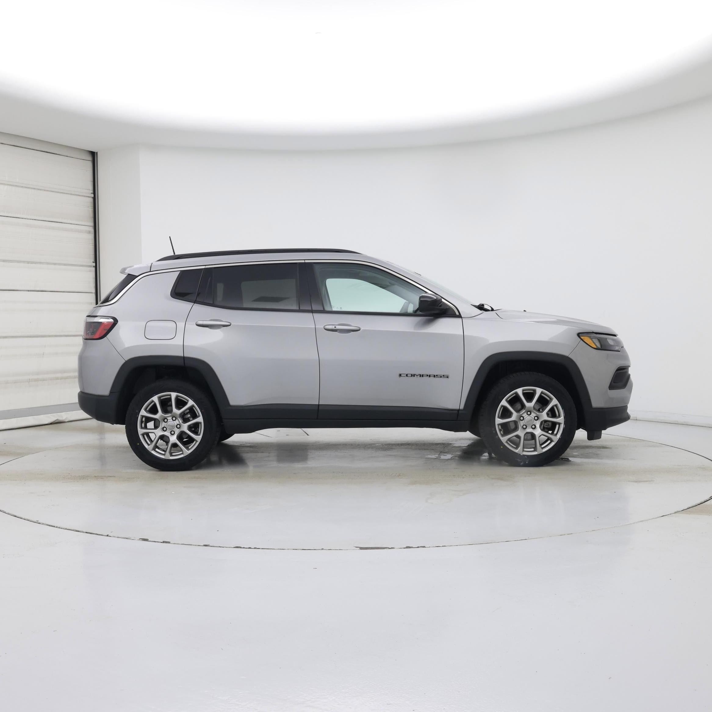 Thumbnail: 2022 Jeep Compass - 7