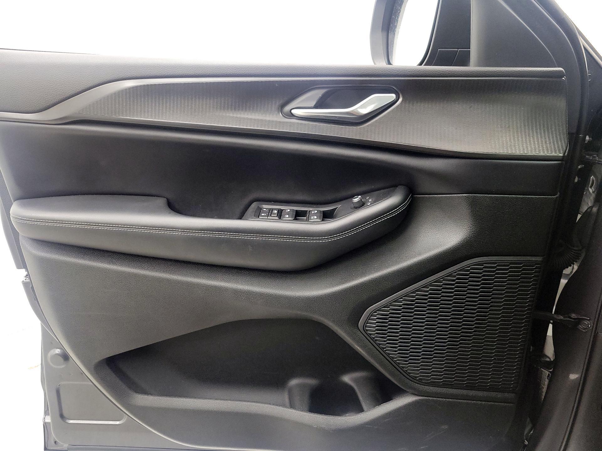 Thumbnail: 2023 Jeep Grand Cherokee L - 12