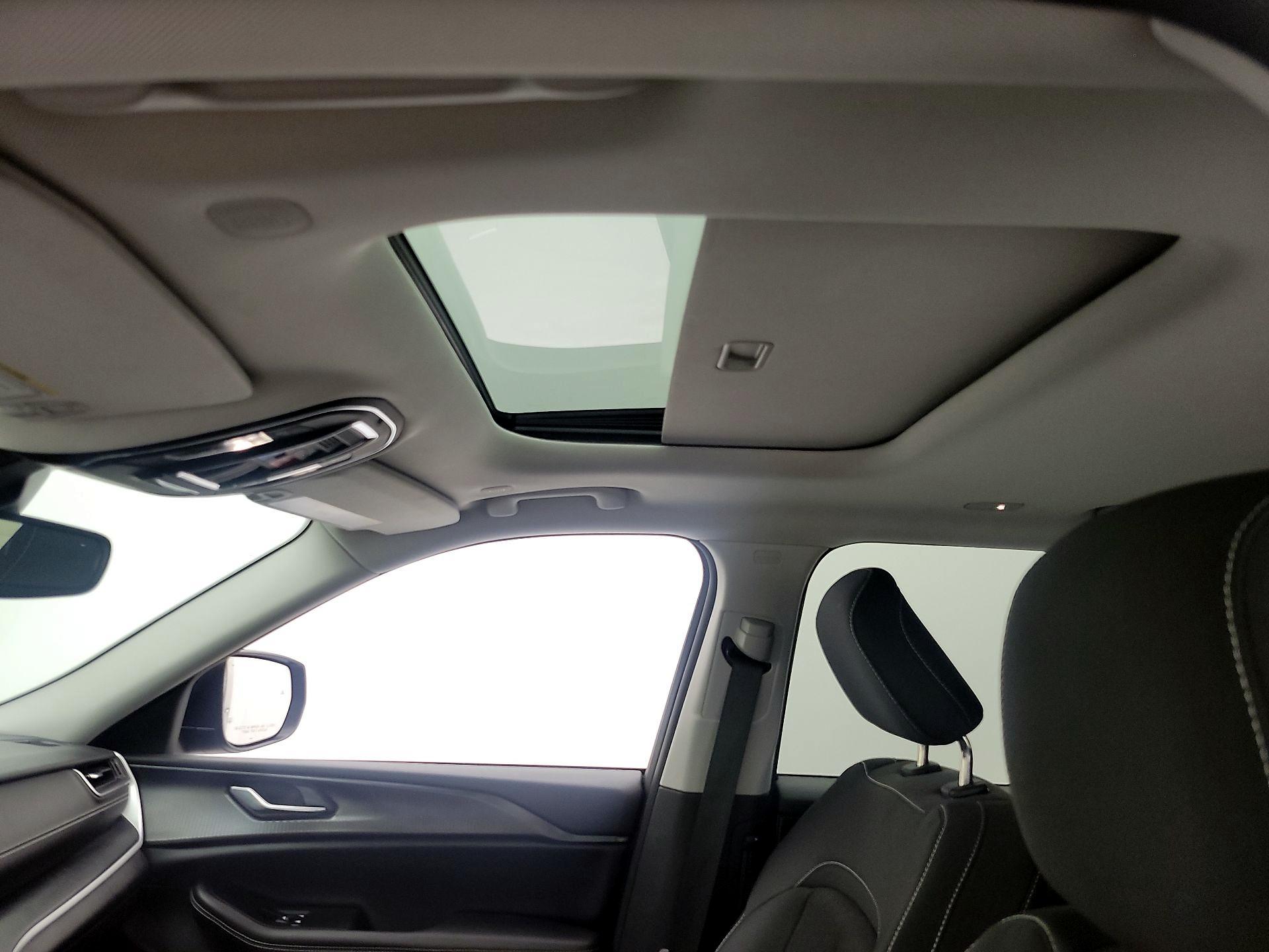 Thumbnail: 2023 Jeep Grand Cherokee L - 19