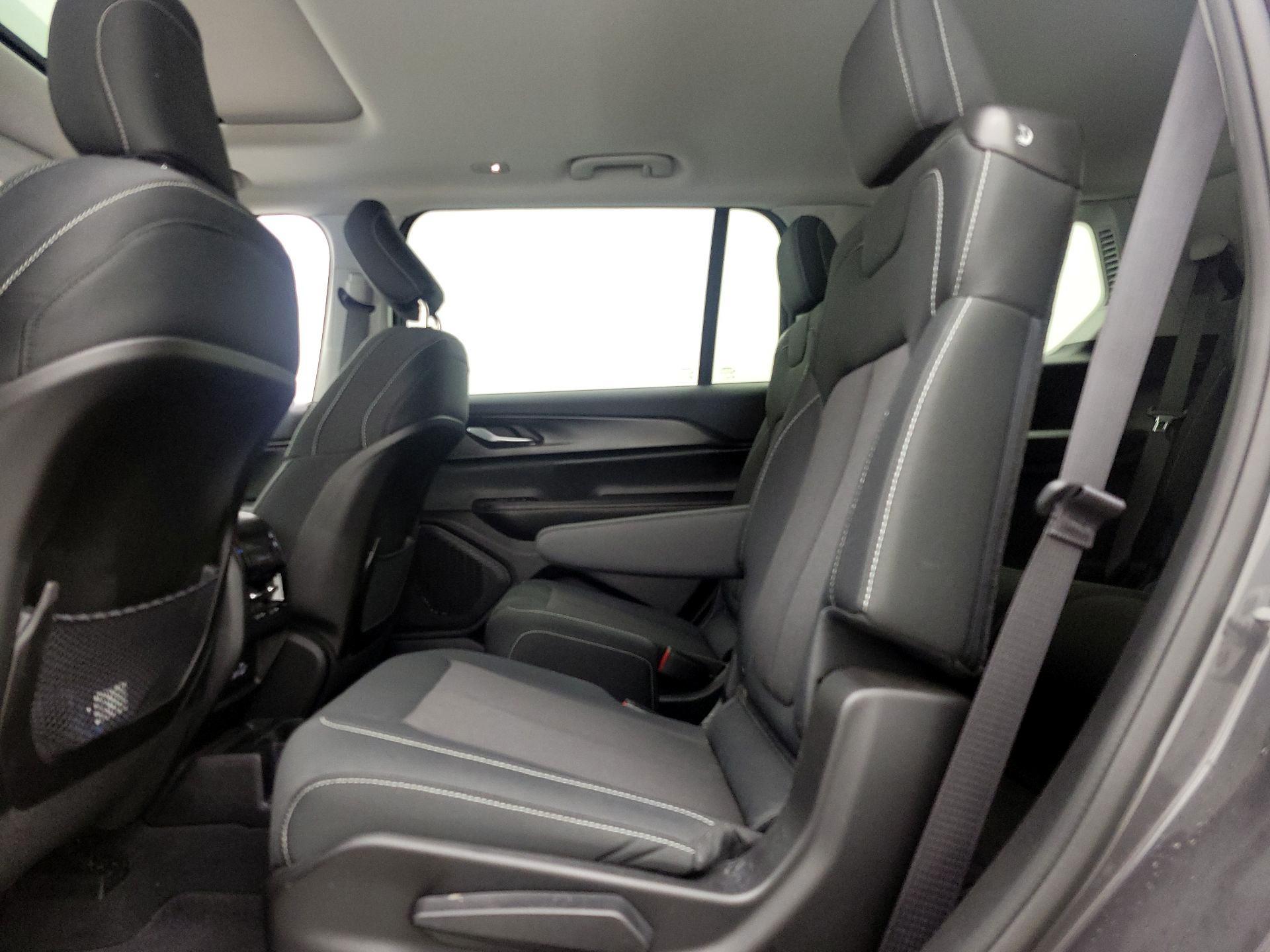 Thumbnail: 2023 Jeep Grand Cherokee L - 20