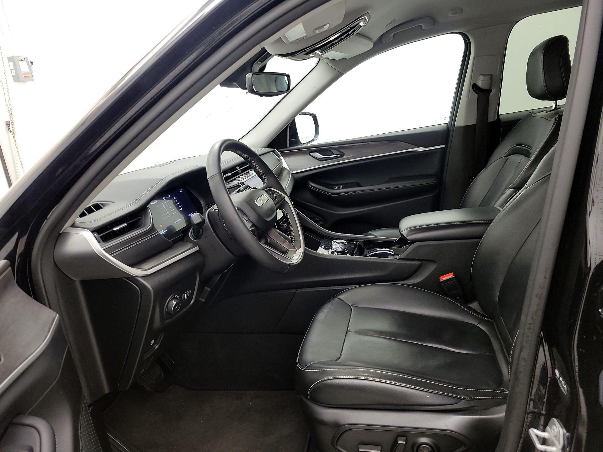 Thumbnail: 2023 Jeep Grand Cherokee - 11