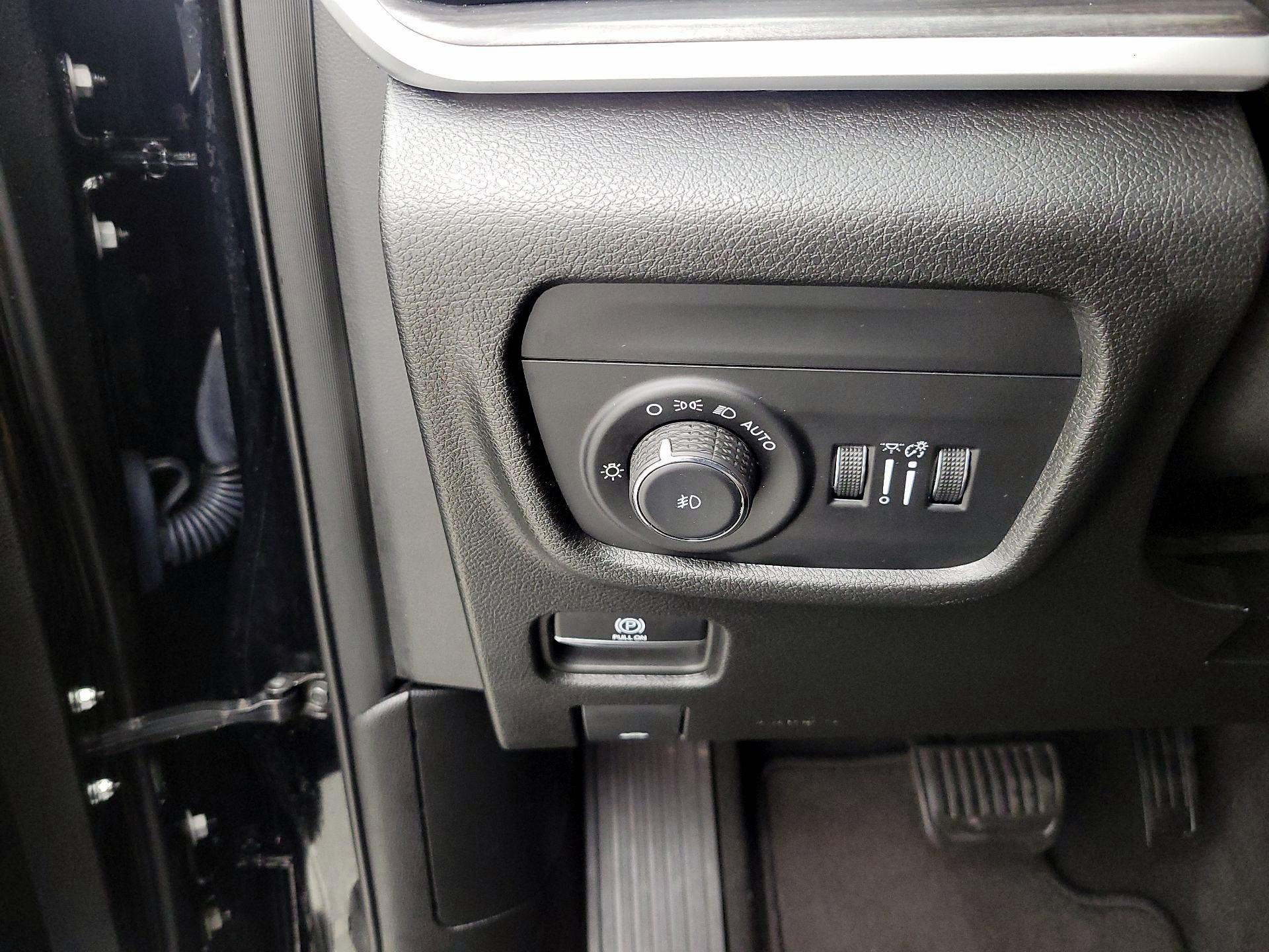 Thumbnail: 2023 Jeep Grand Cherokee - 13