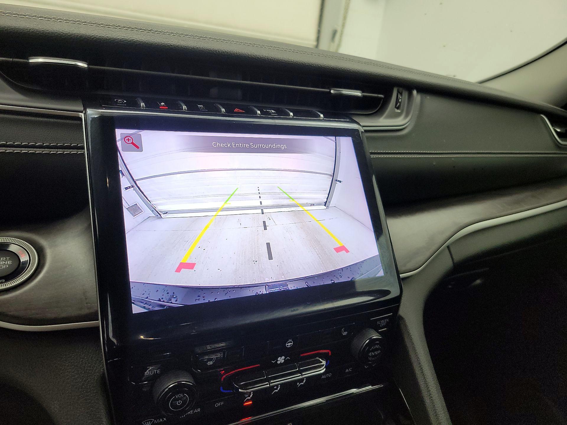 Thumbnail: 2023 Jeep Grand Cherokee - 14