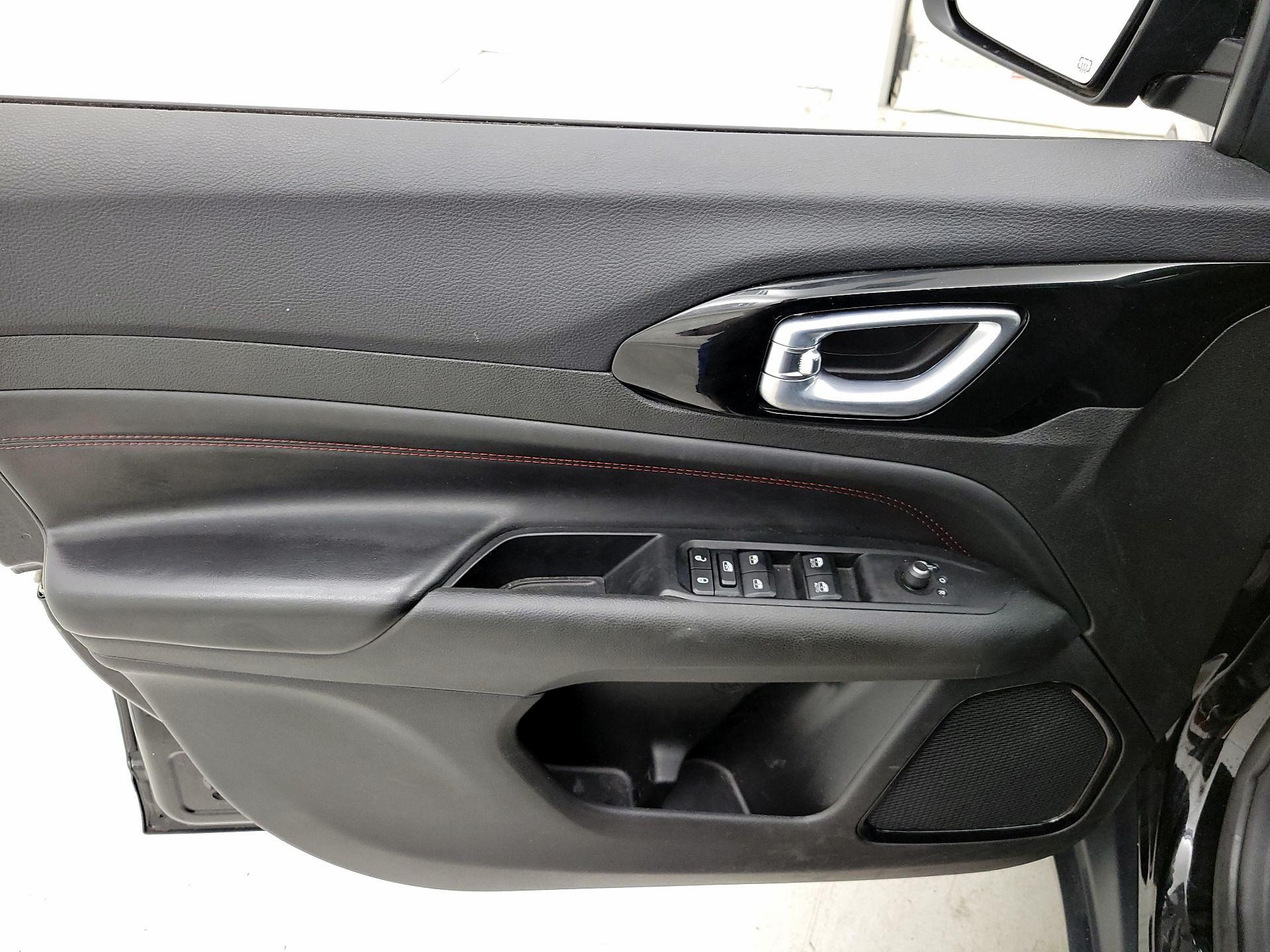 Thumbnail: 2022 Jeep Compass - 12