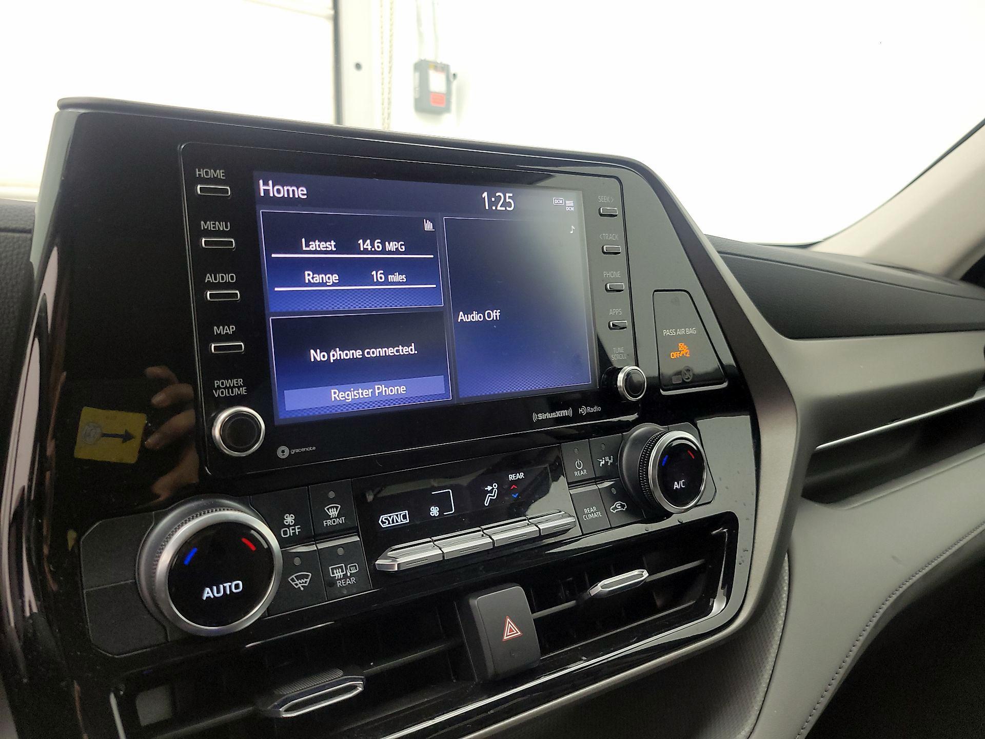 Thumbnail: 2022 Toyota Highlander - 16