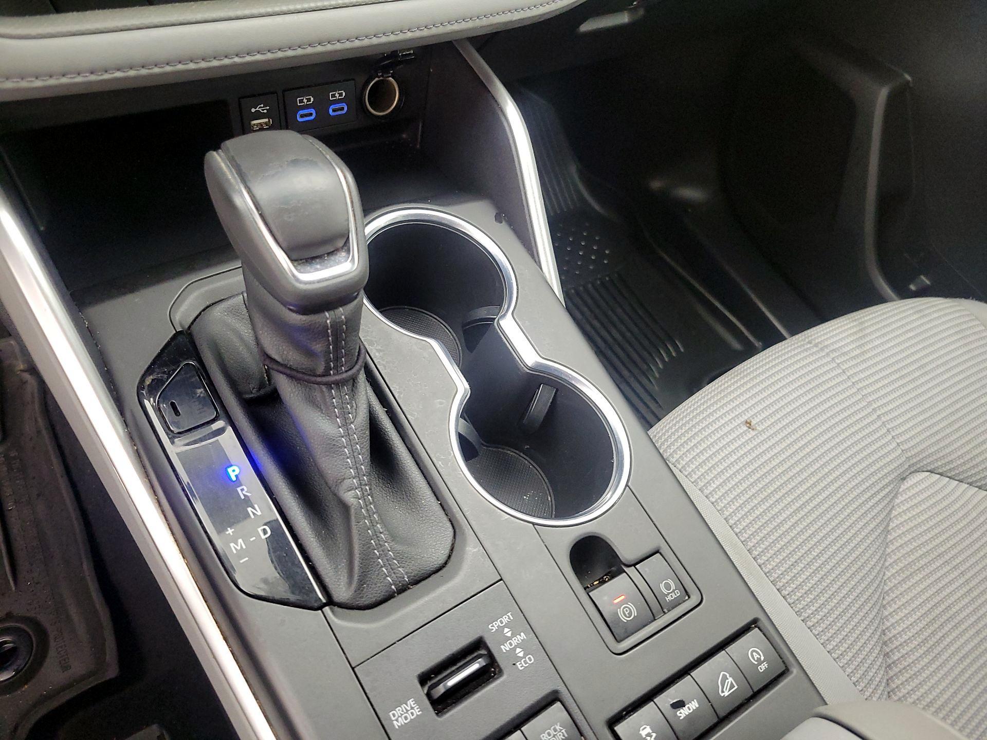 Thumbnail: 2022 Toyota Highlander - 18