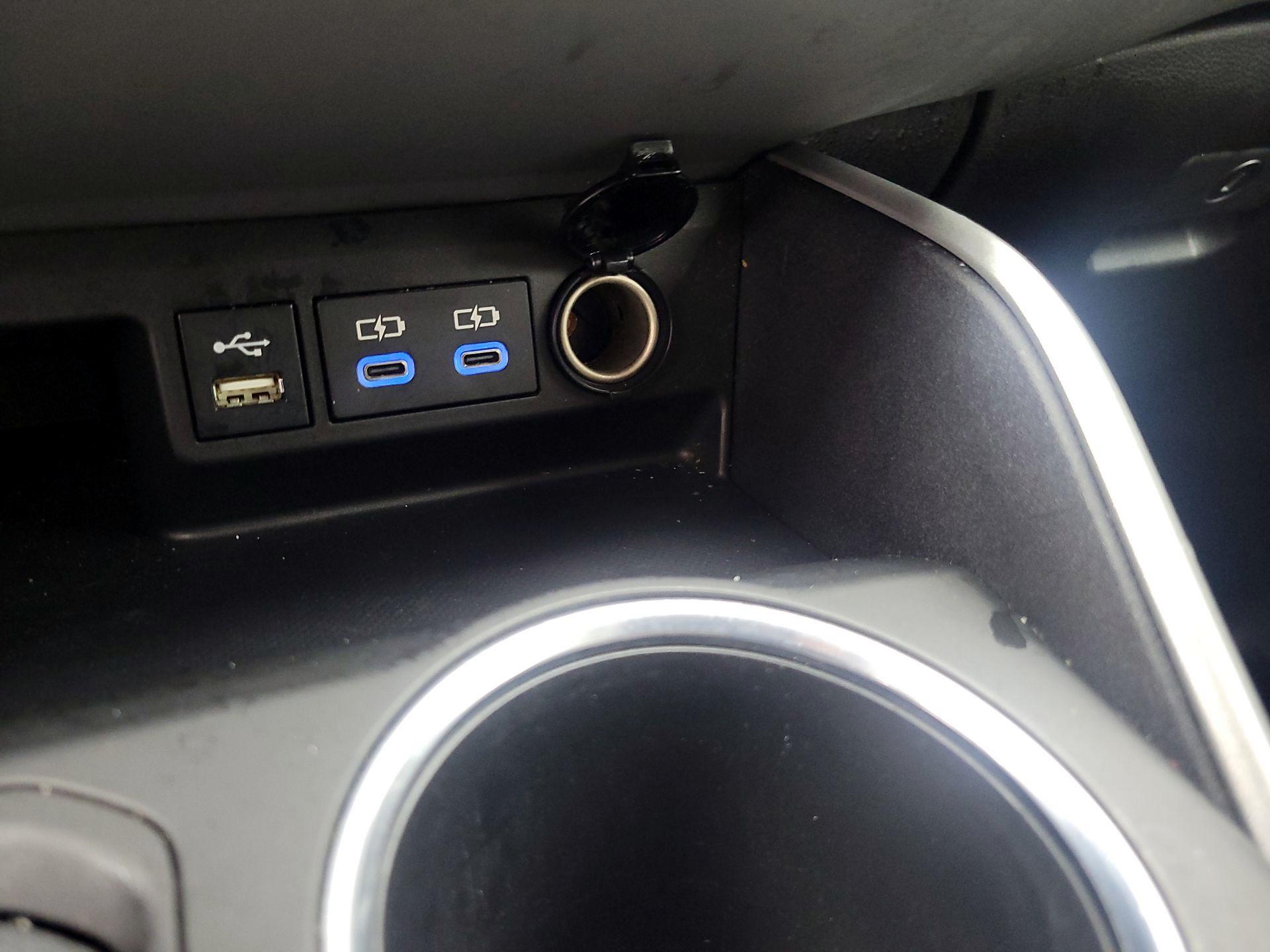 Thumbnail: 2022 Toyota Highlander - 19