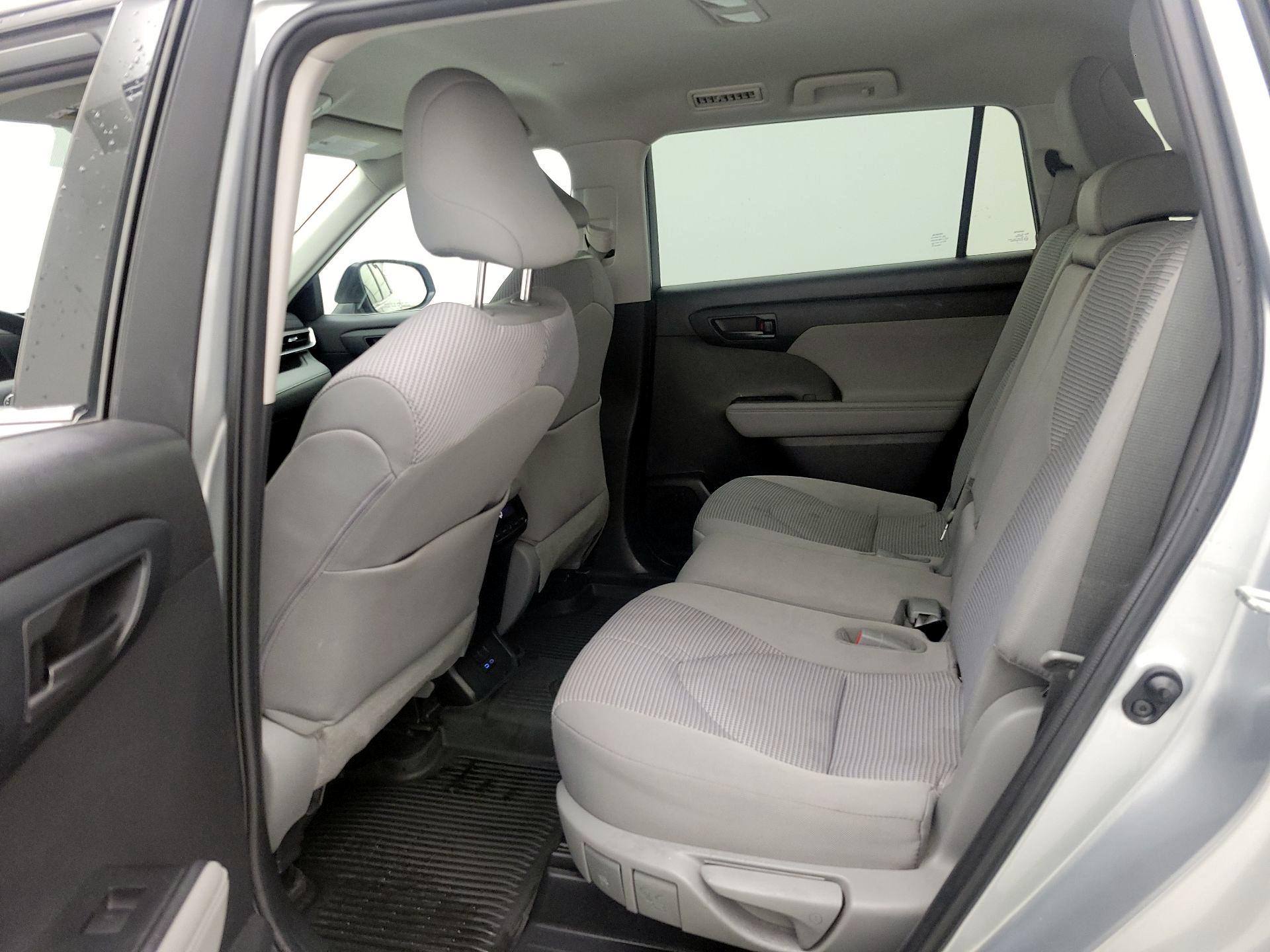 Thumbnail: 2022 Toyota Highlander - 20