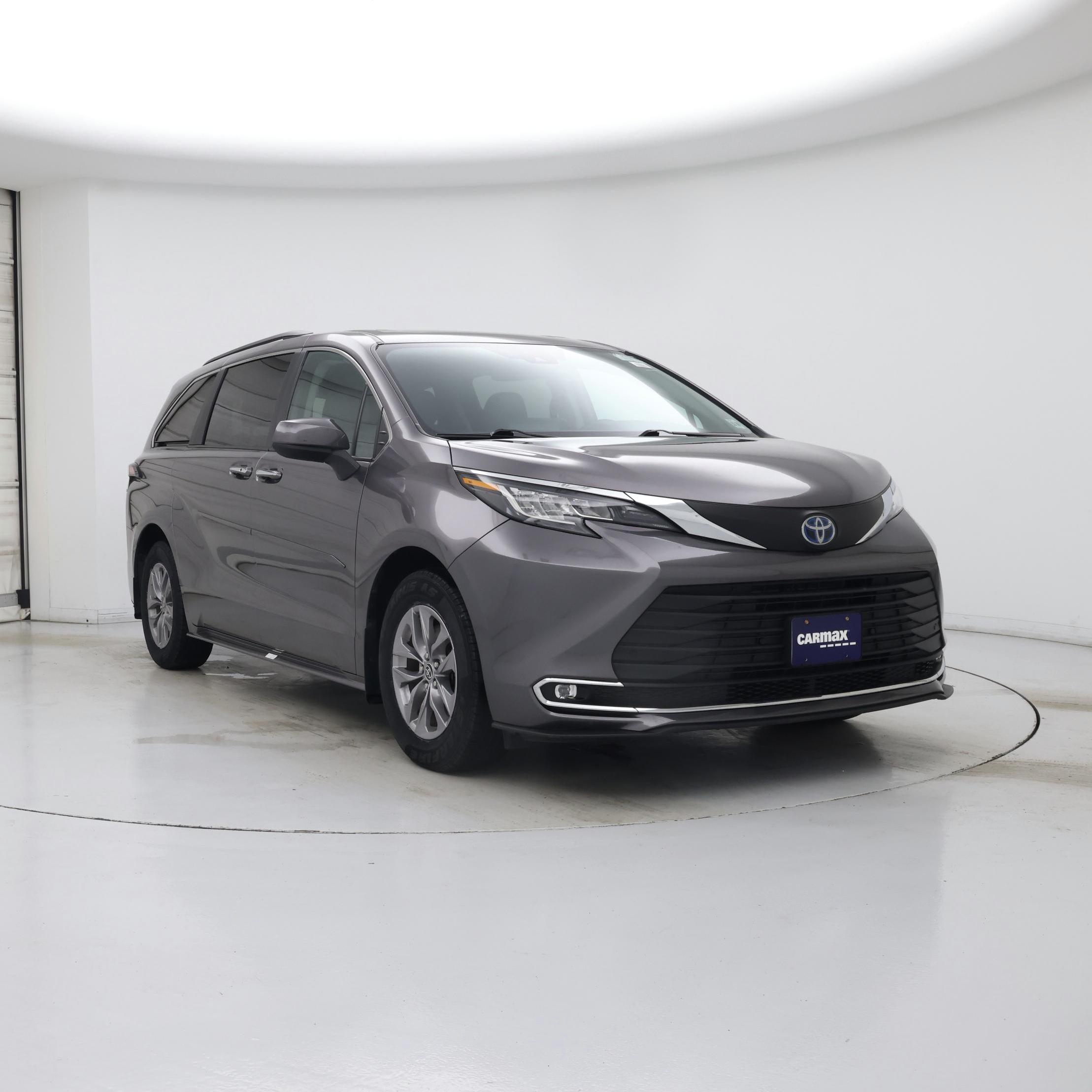 2022 Toyota Sienna XLE 7-Passenger FWD