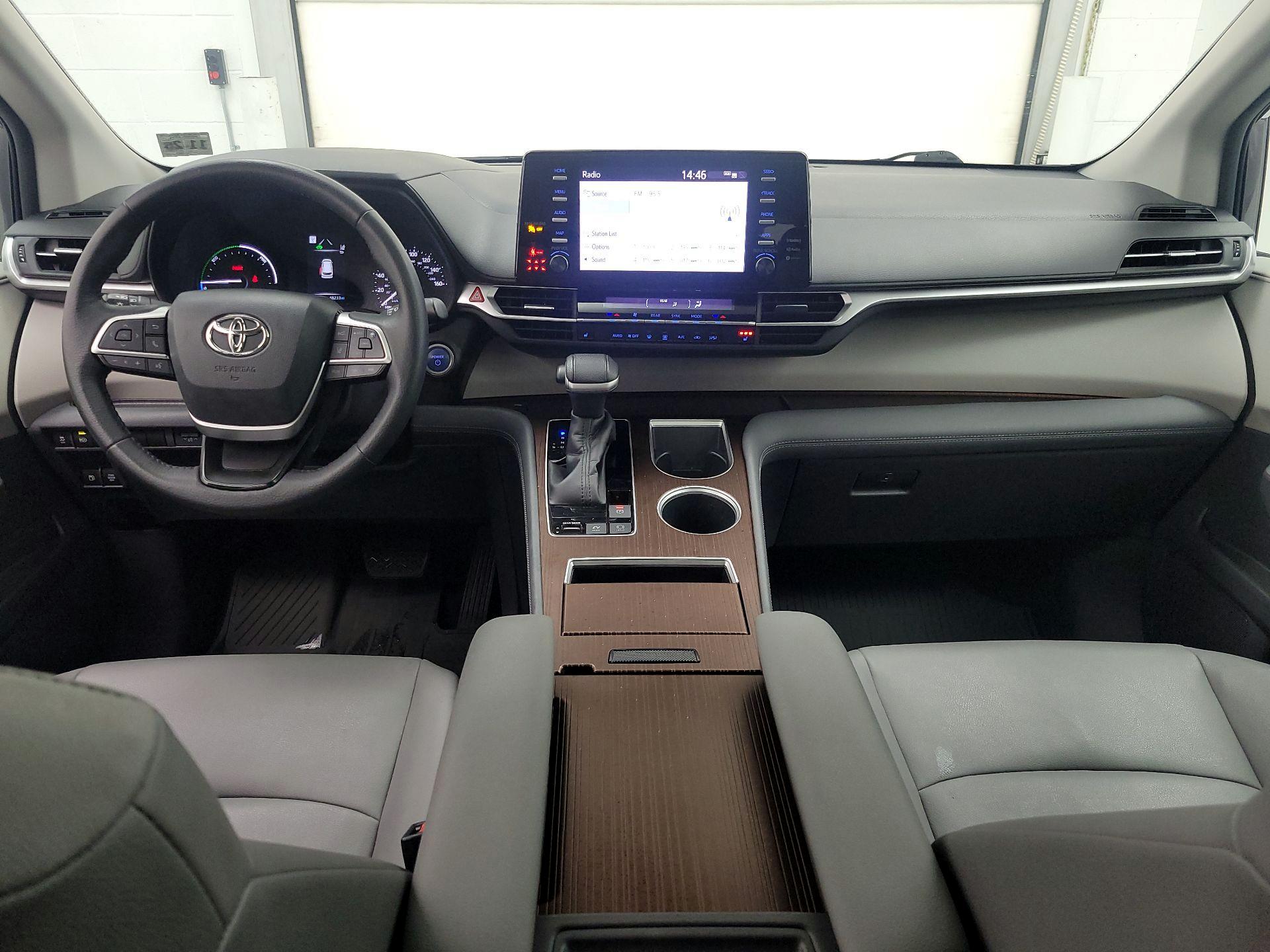 Thumbnail: 2022 Toyota Sienna - 9