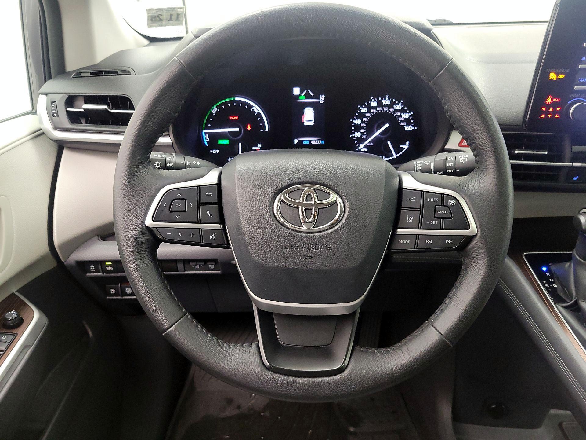 Thumbnail: 2022 Toyota Sienna - 10