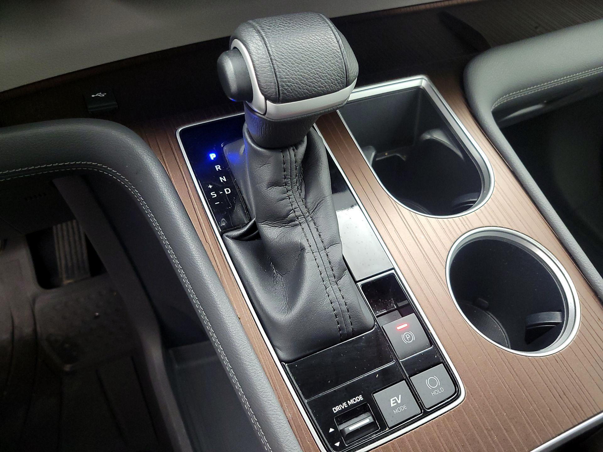 Thumbnail: 2022 Toyota Sienna - 17