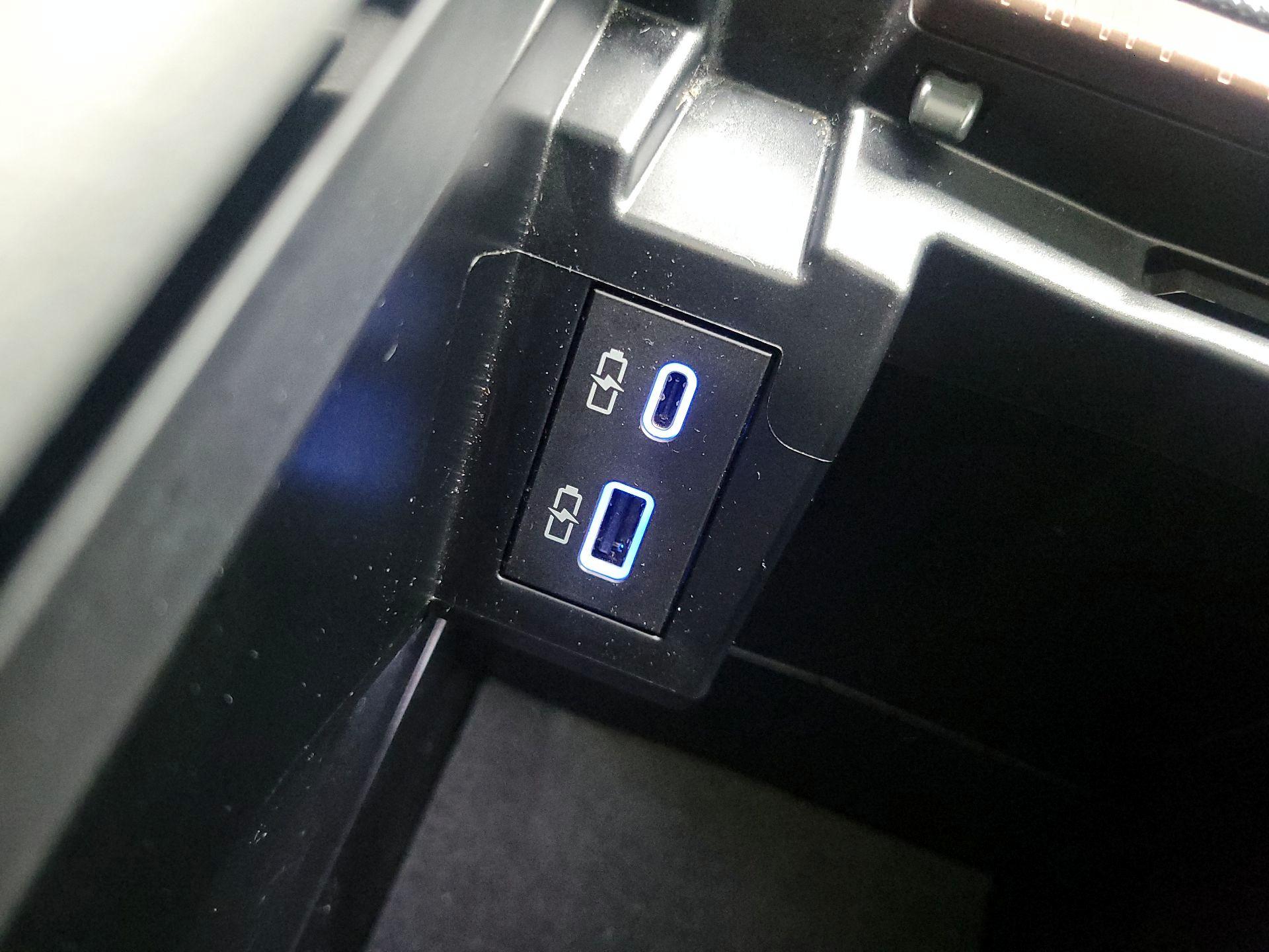 Thumbnail: 2022 Toyota Sienna - 18