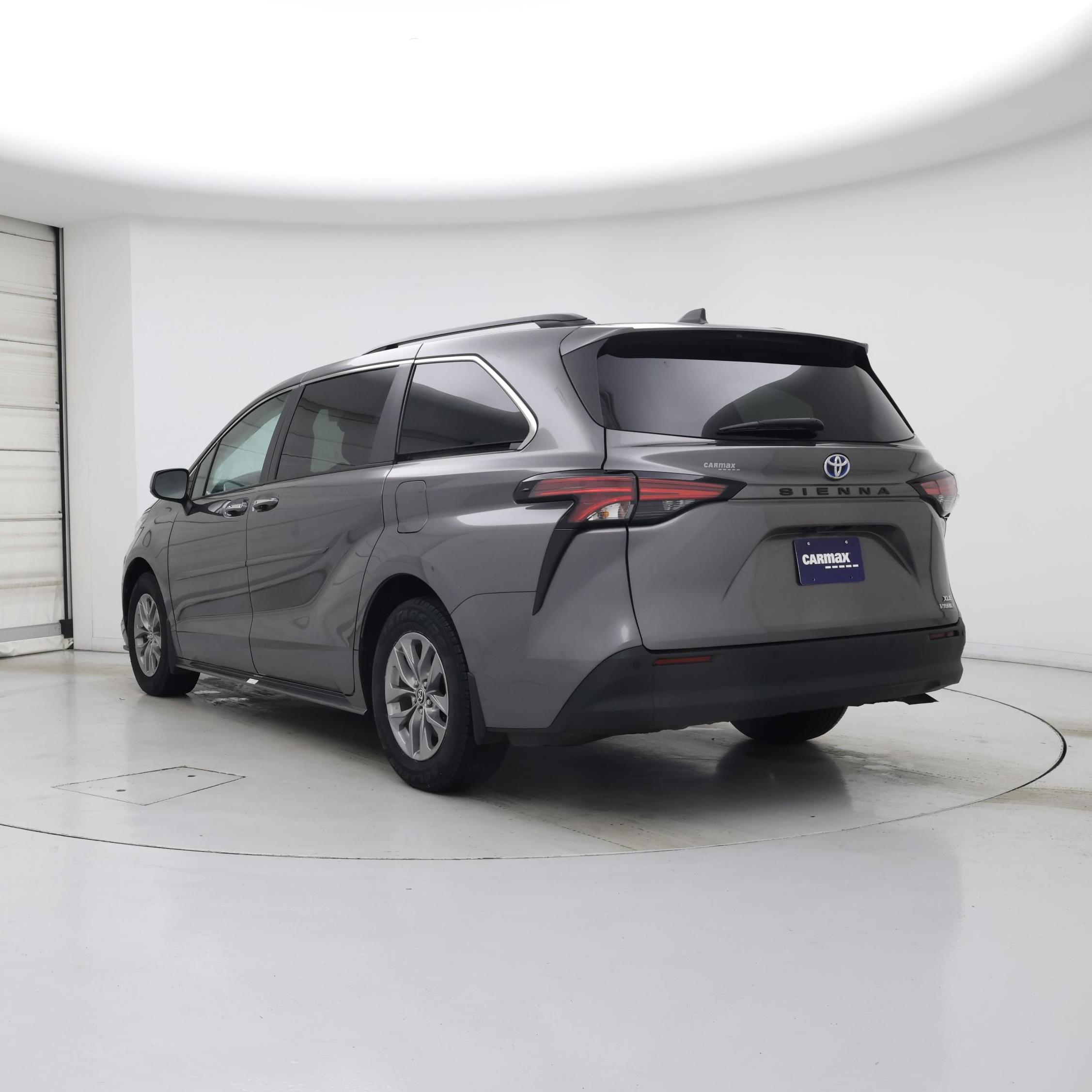 Thumbnail: 2022 Toyota Sienna - 2