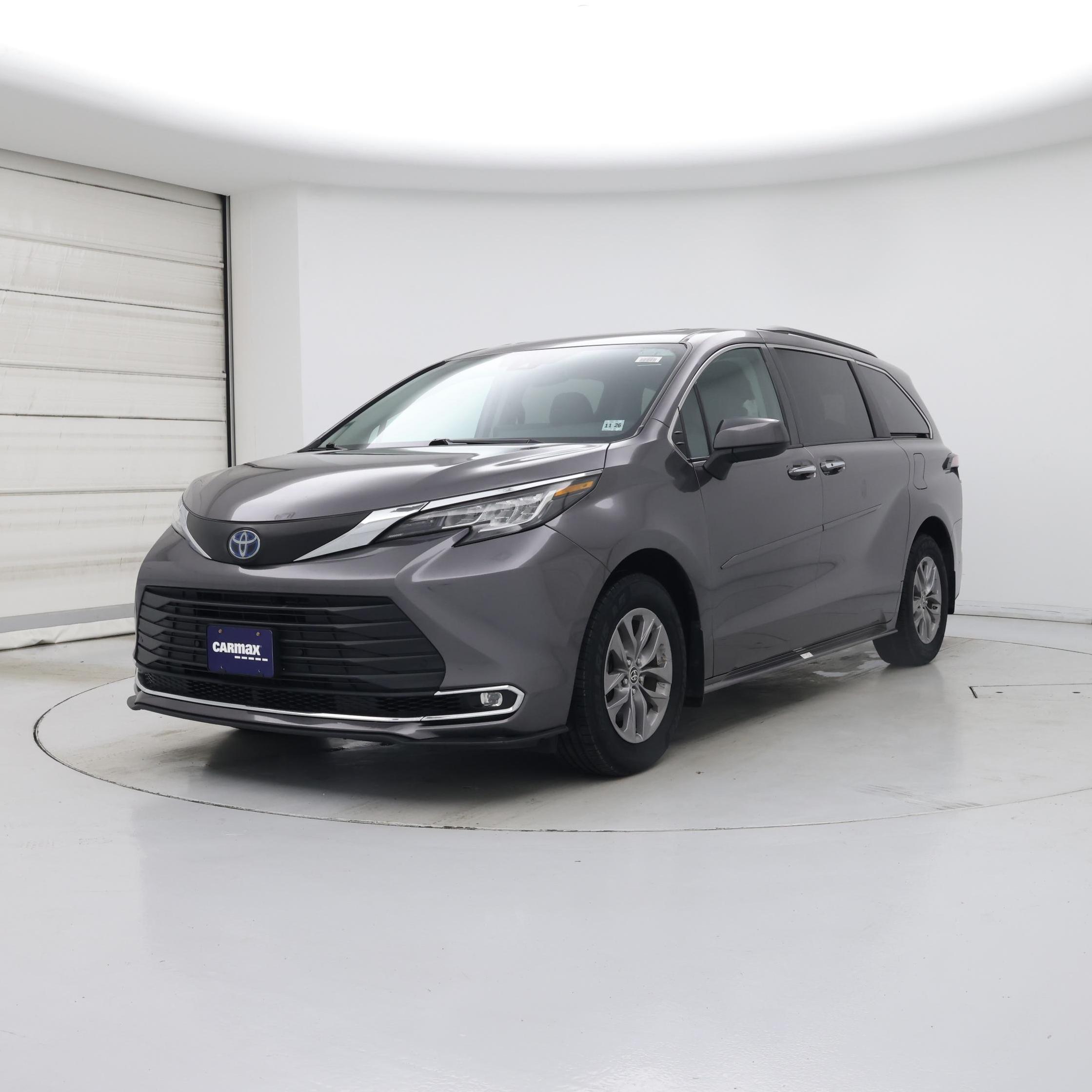 Thumbnail: 2022 Toyota Sienna - 4