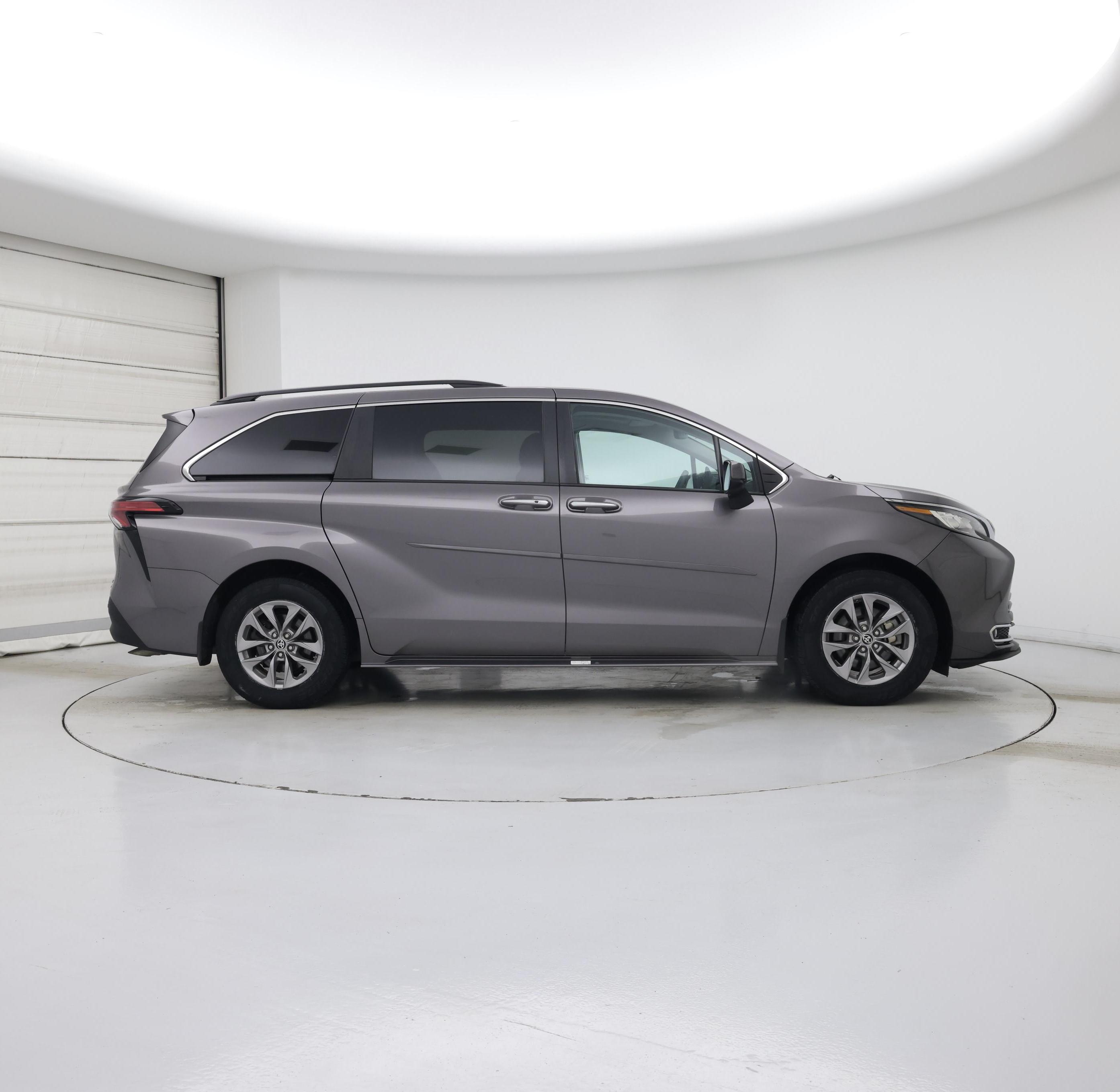 Thumbnail: 2022 Toyota Sienna - 7