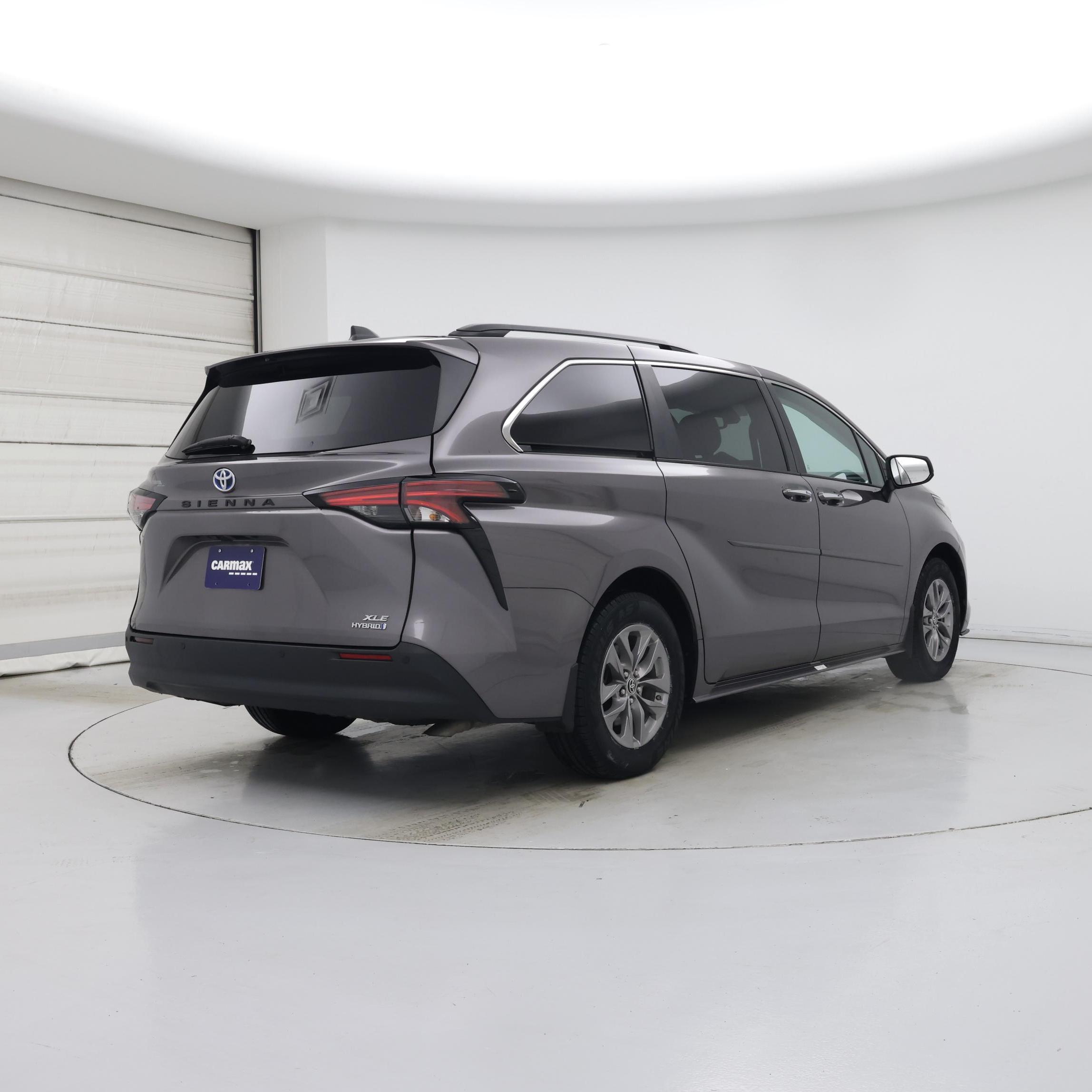 Thumbnail: 2022 Toyota Sienna - 8