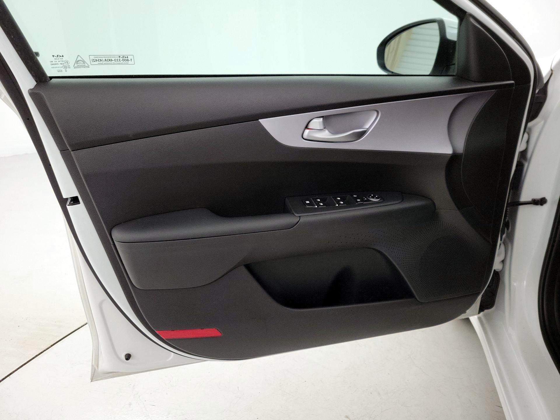 Thumbnail: 2024 Kia Forte - 12