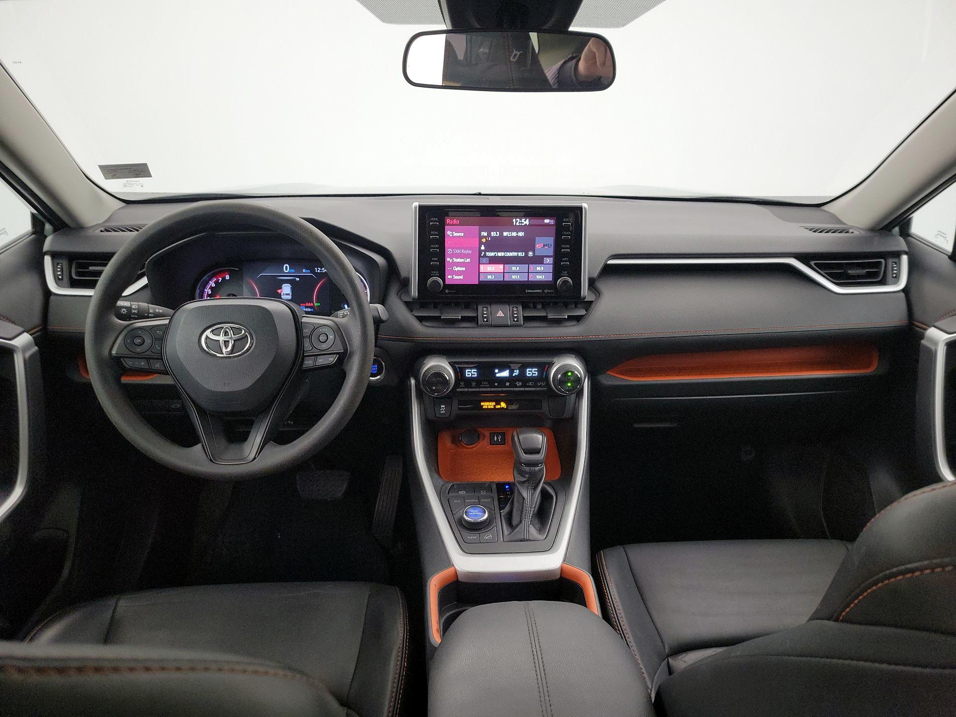 Thumbnail: 2019 Toyota RAV4 - 9