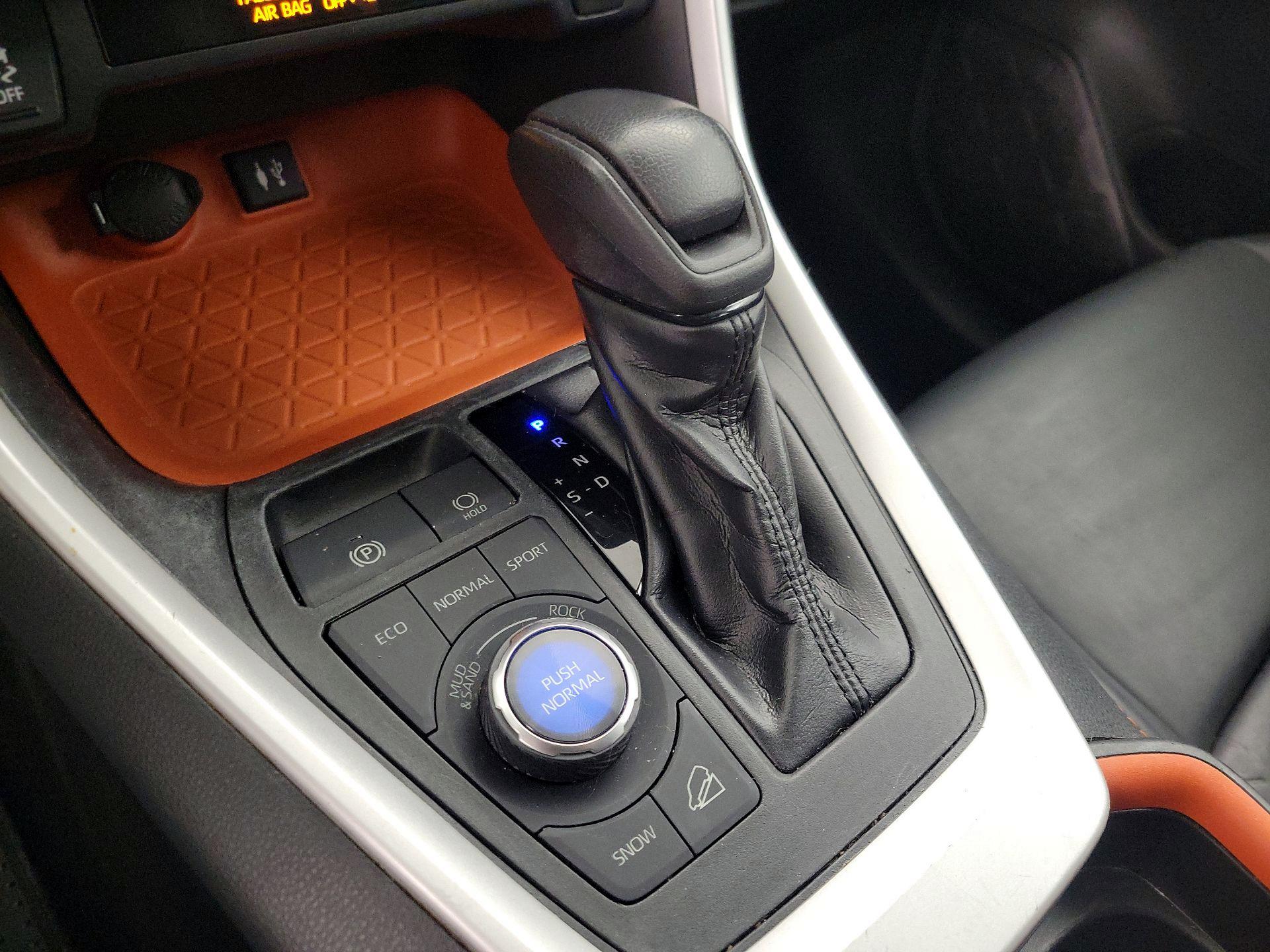 Thumbnail: 2019 Toyota RAV4 - 17