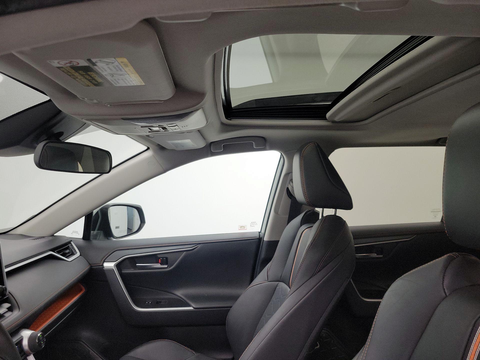 Thumbnail: 2019 Toyota RAV4 - 19