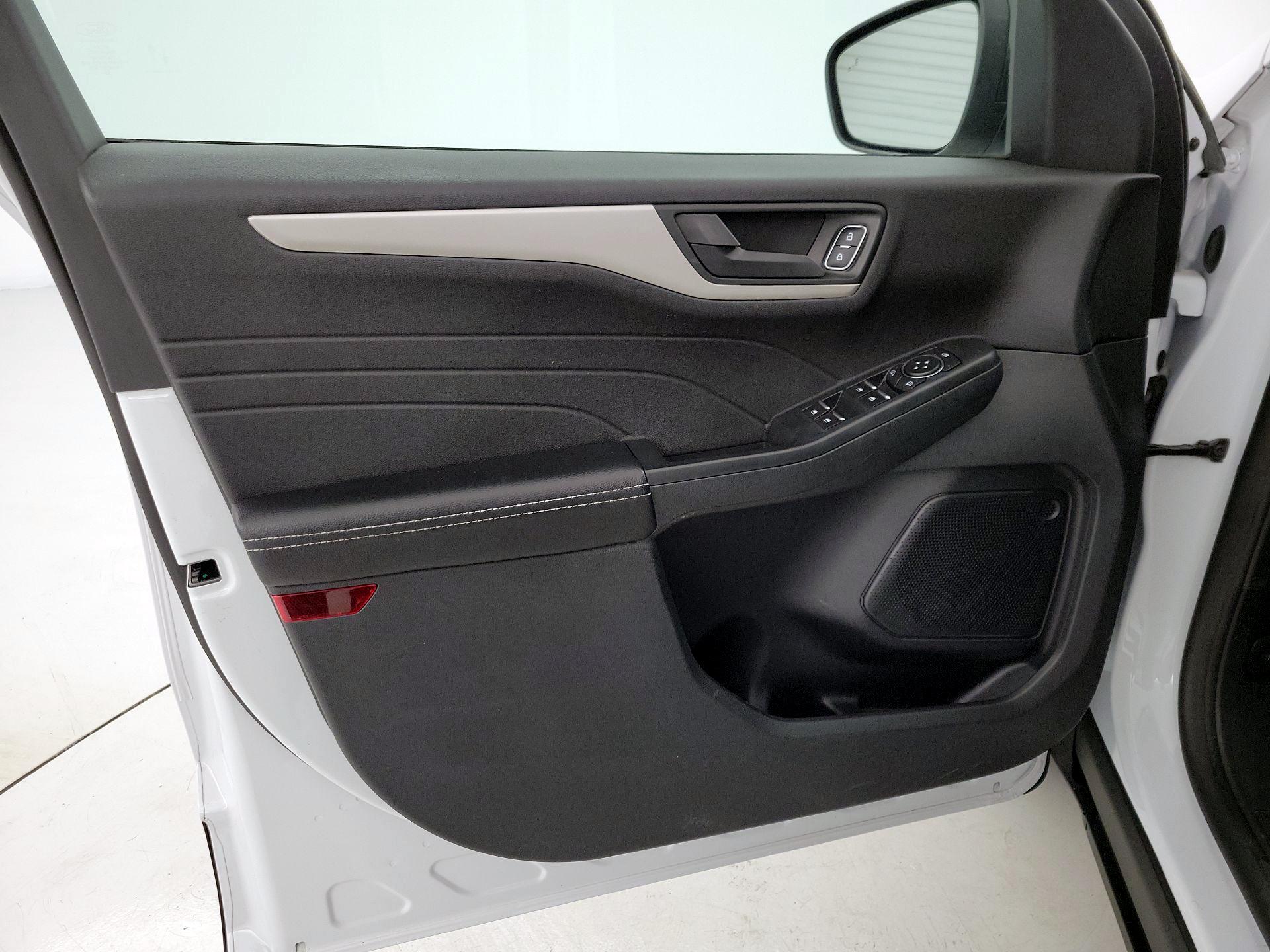 Thumbnail: 2022 Ford Escape - 12