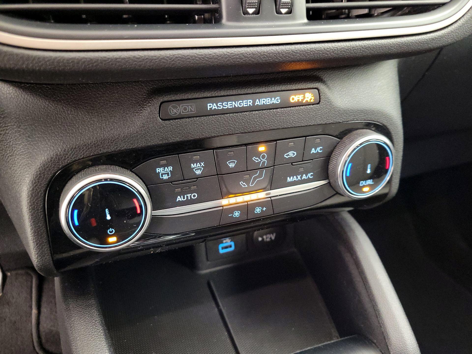 Thumbnail: 2022 Ford Escape - 16