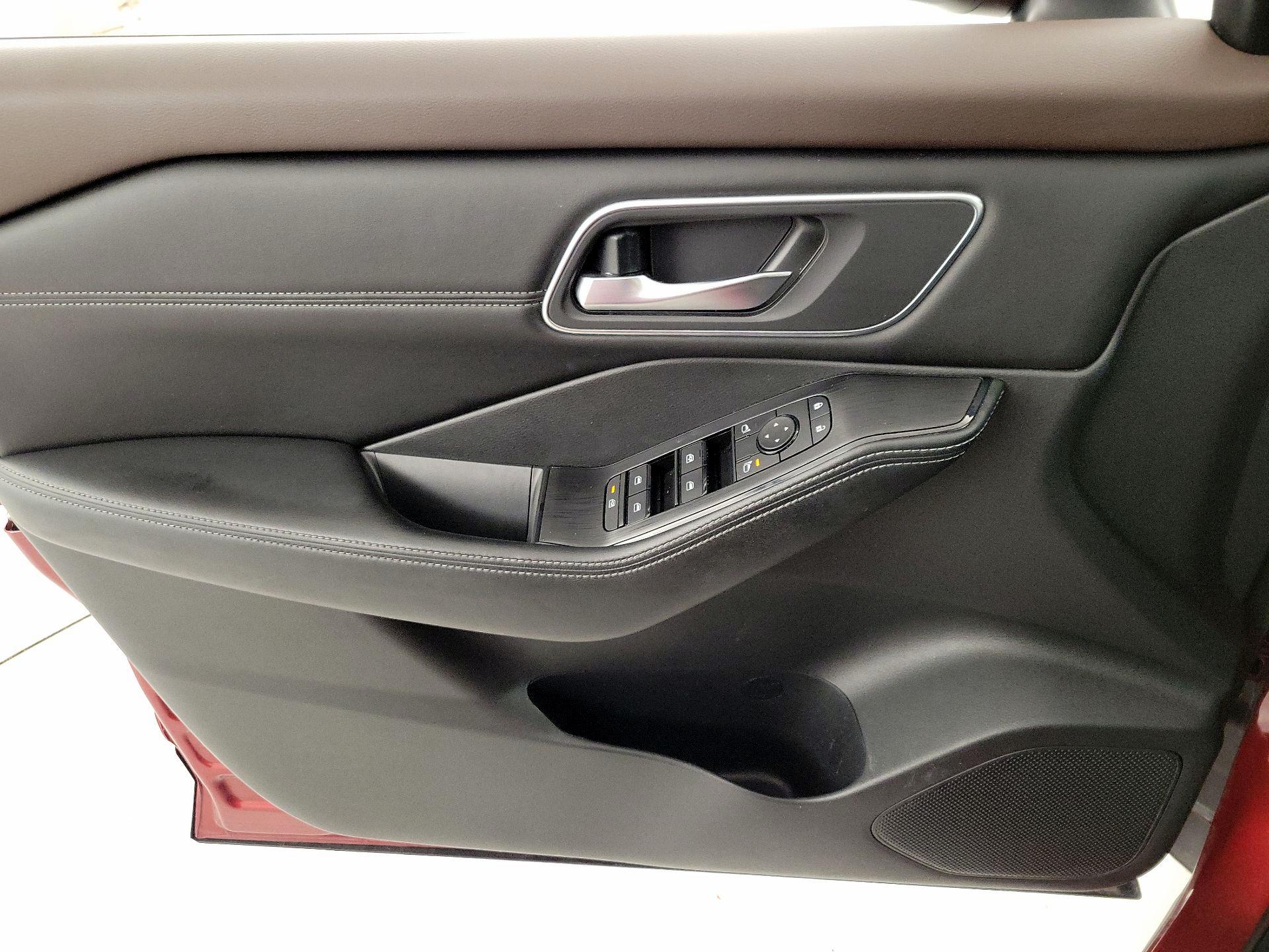 Thumbnail: 2021 Nissan Rogue - 12