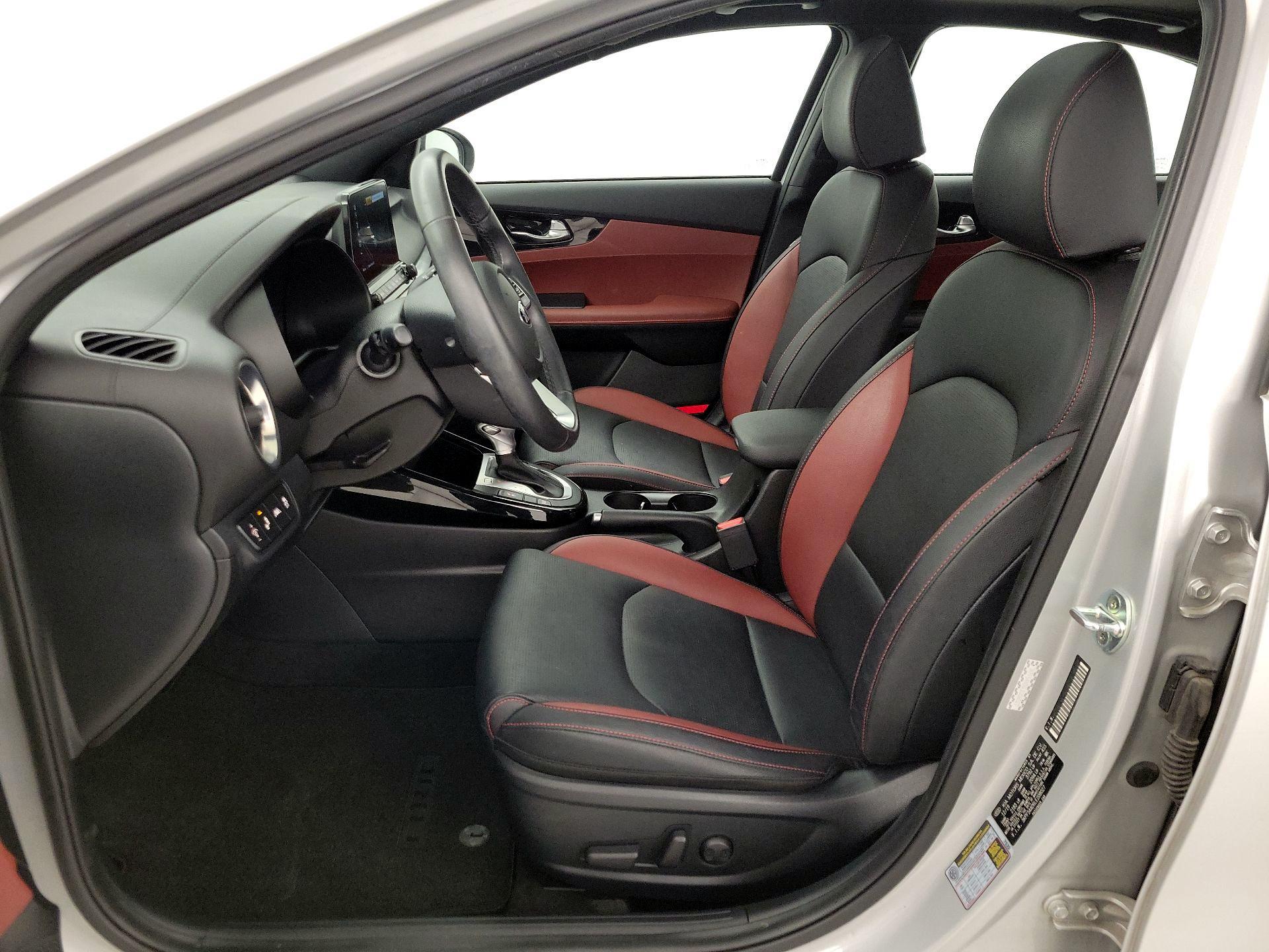 Thumbnail: 2020 Kia Forte - 11