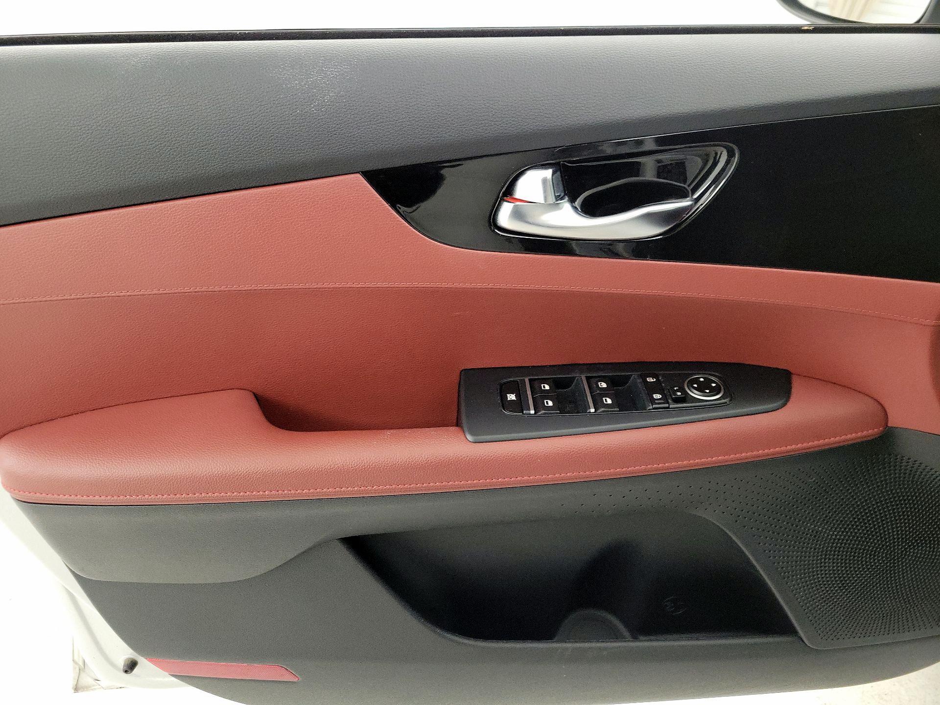 Thumbnail: 2020 Kia Forte - 12