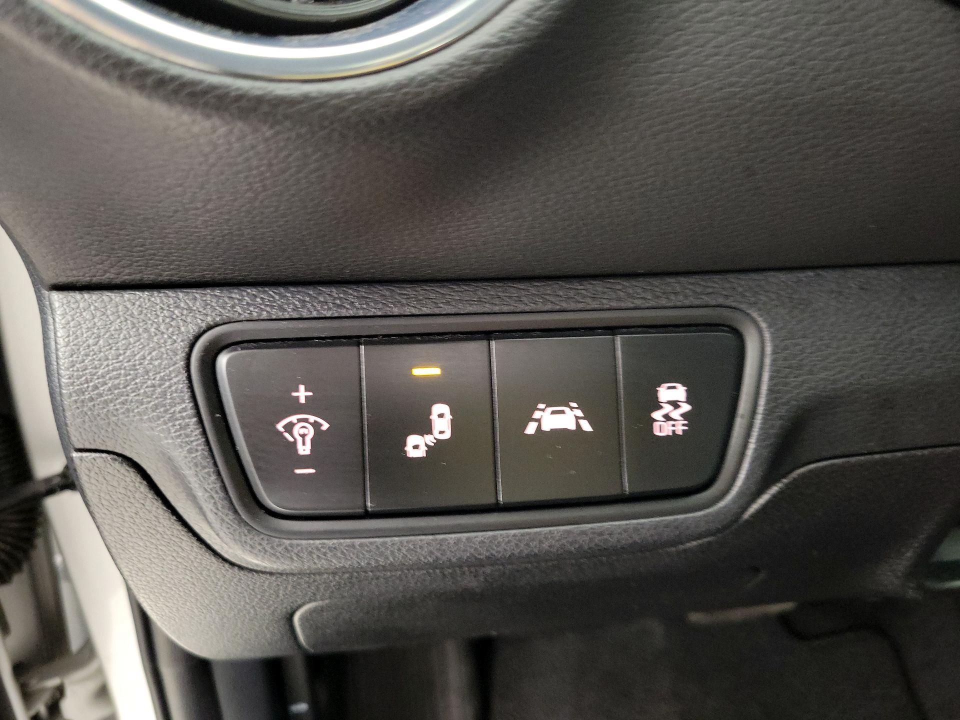 Thumbnail: 2020 Kia Forte - 13