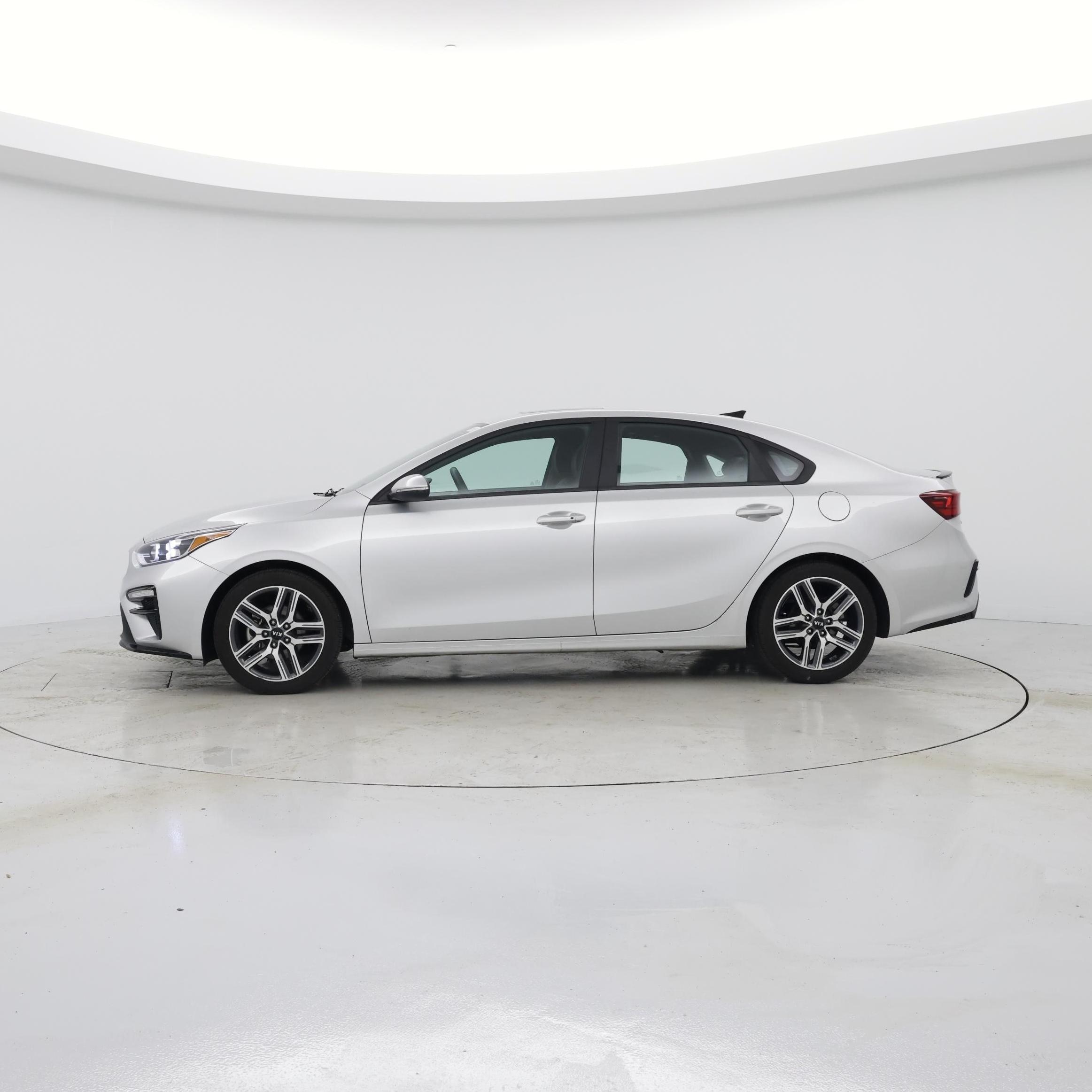 Thumbnail: 2020 Kia Forte - 3