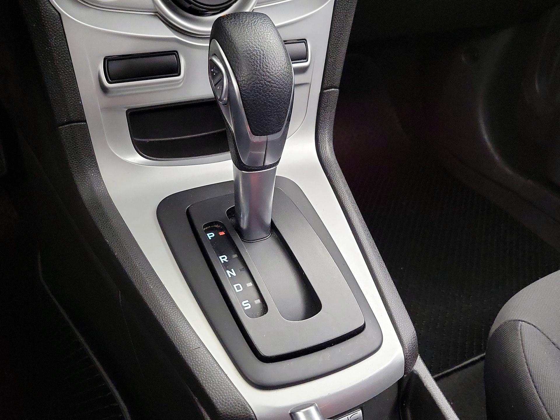 Thumbnail: 2014 Ford Fiesta - 16