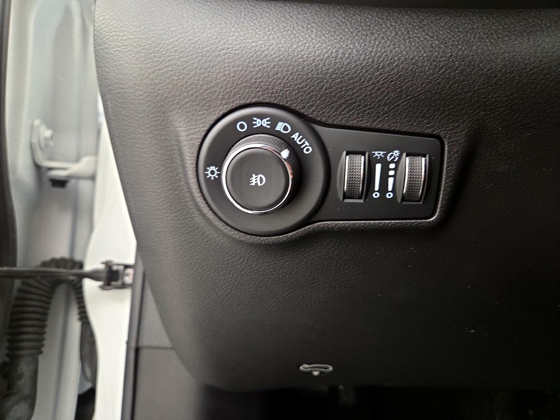 Thumbnail: 2022 Jeep Compass - 13
