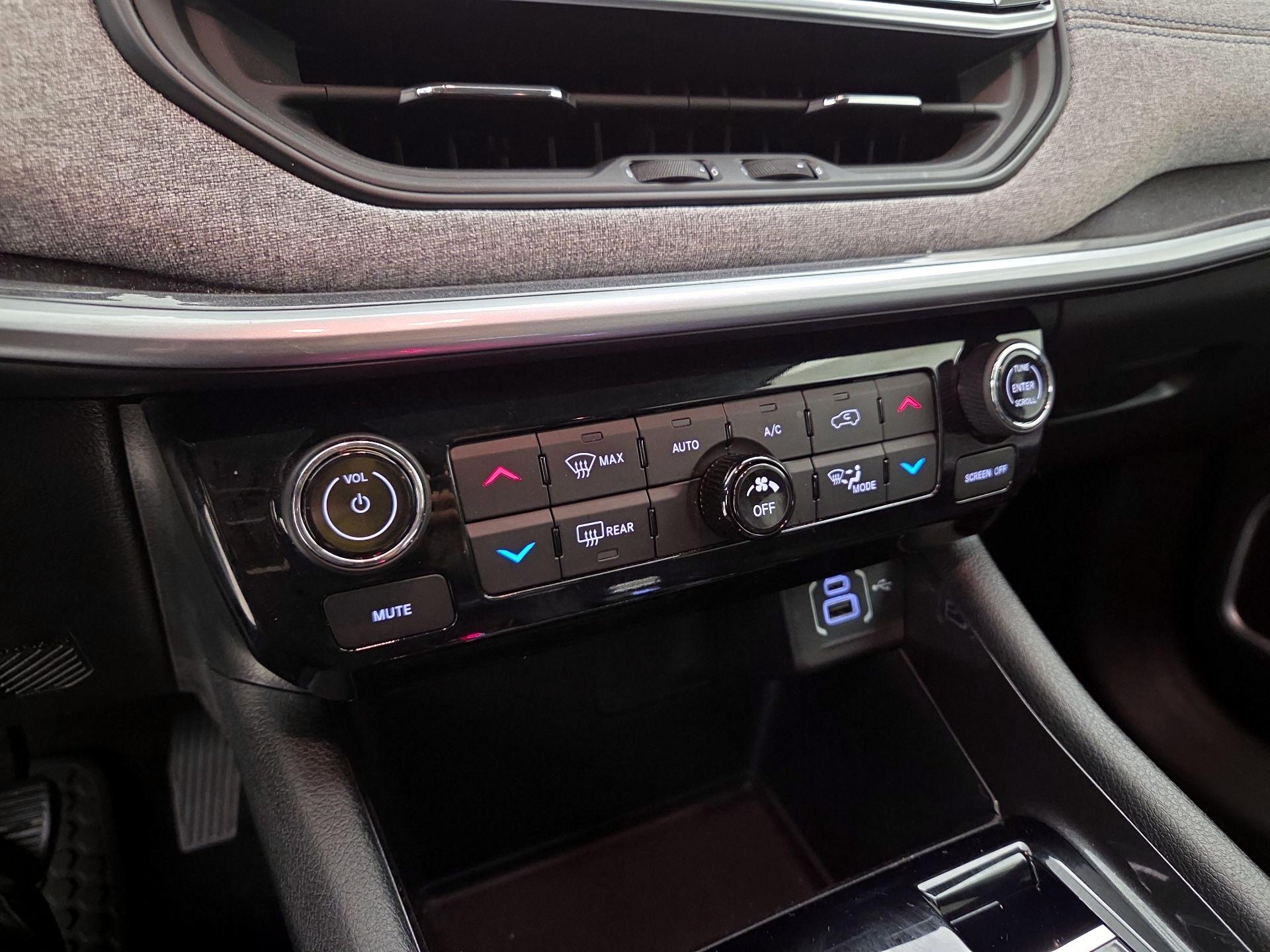 Thumbnail: 2022 Jeep Compass - 16