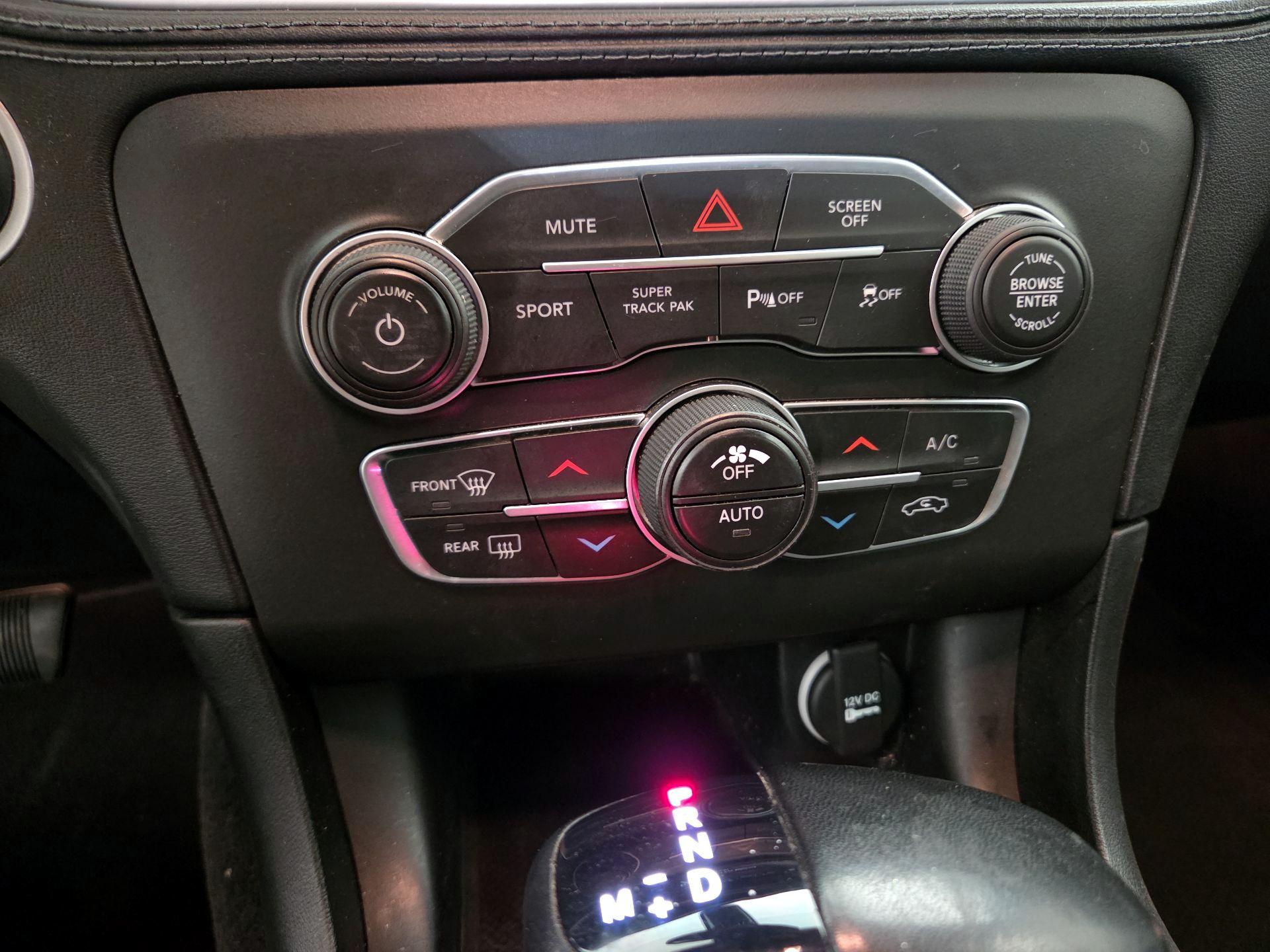 Thumbnail: 2022 Dodge Charger - 16