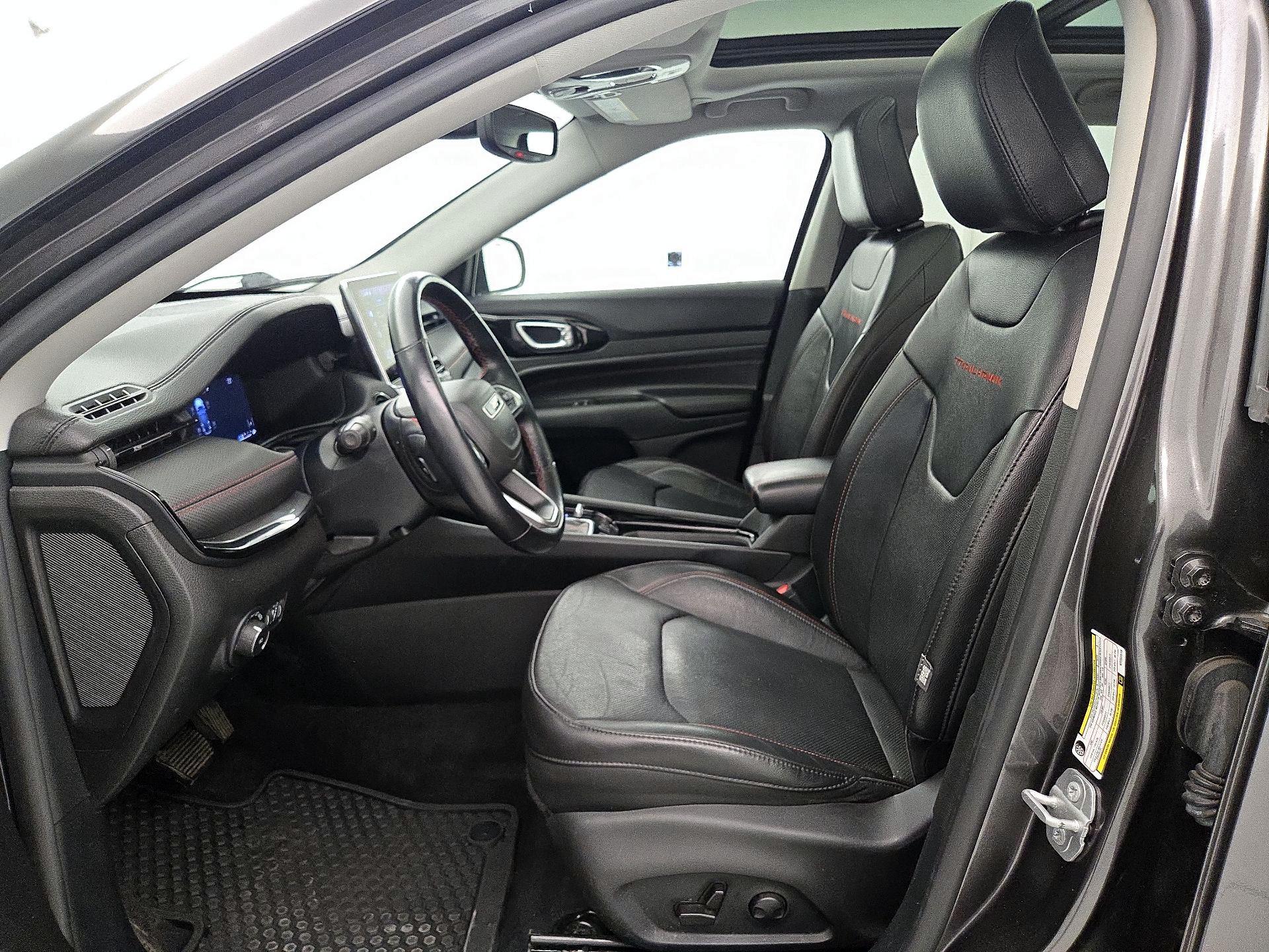 Thumbnail: 2022 Jeep Compass - 11